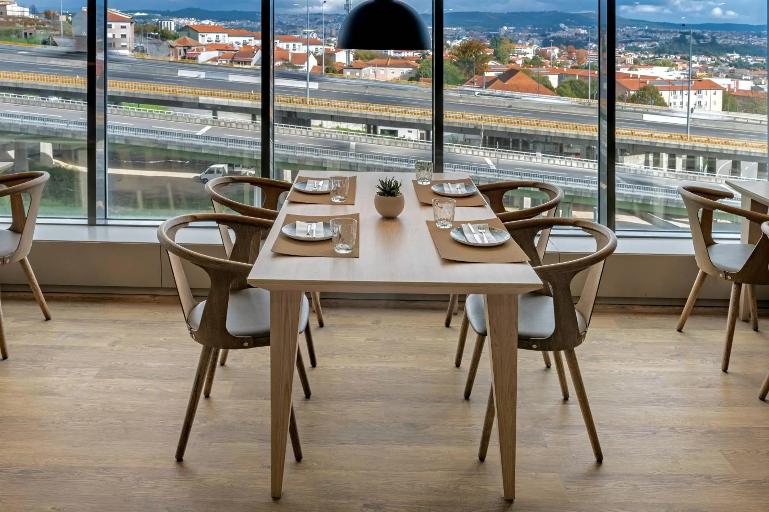 Lounge or bar, Restaurant/Places to Eat in AC Hotel Porto by Marriott