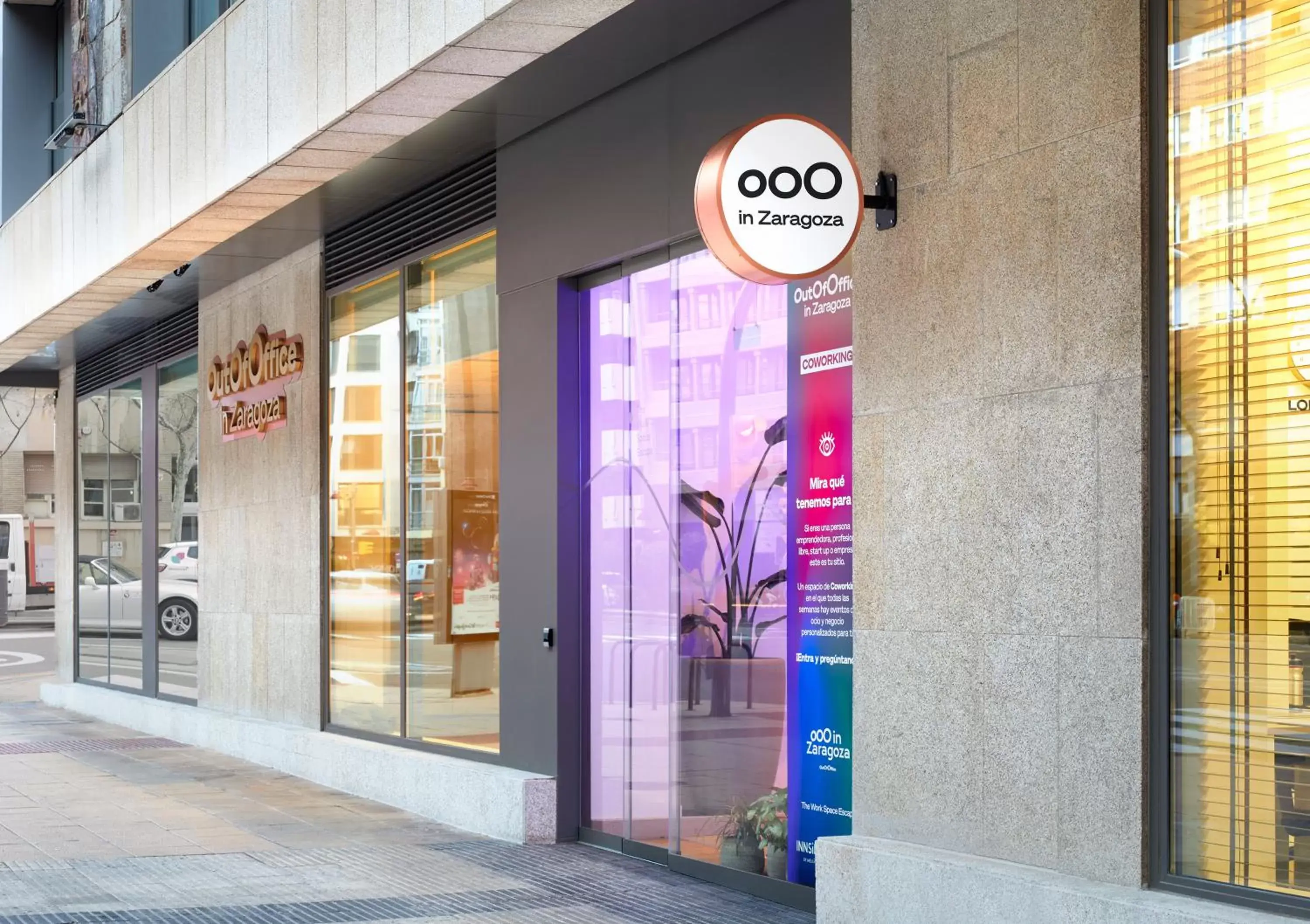 Facade/entrance in INNSiDE by Meliá Zaragoza Facade/entrance in INNSiDE by Meliá Zaragoza