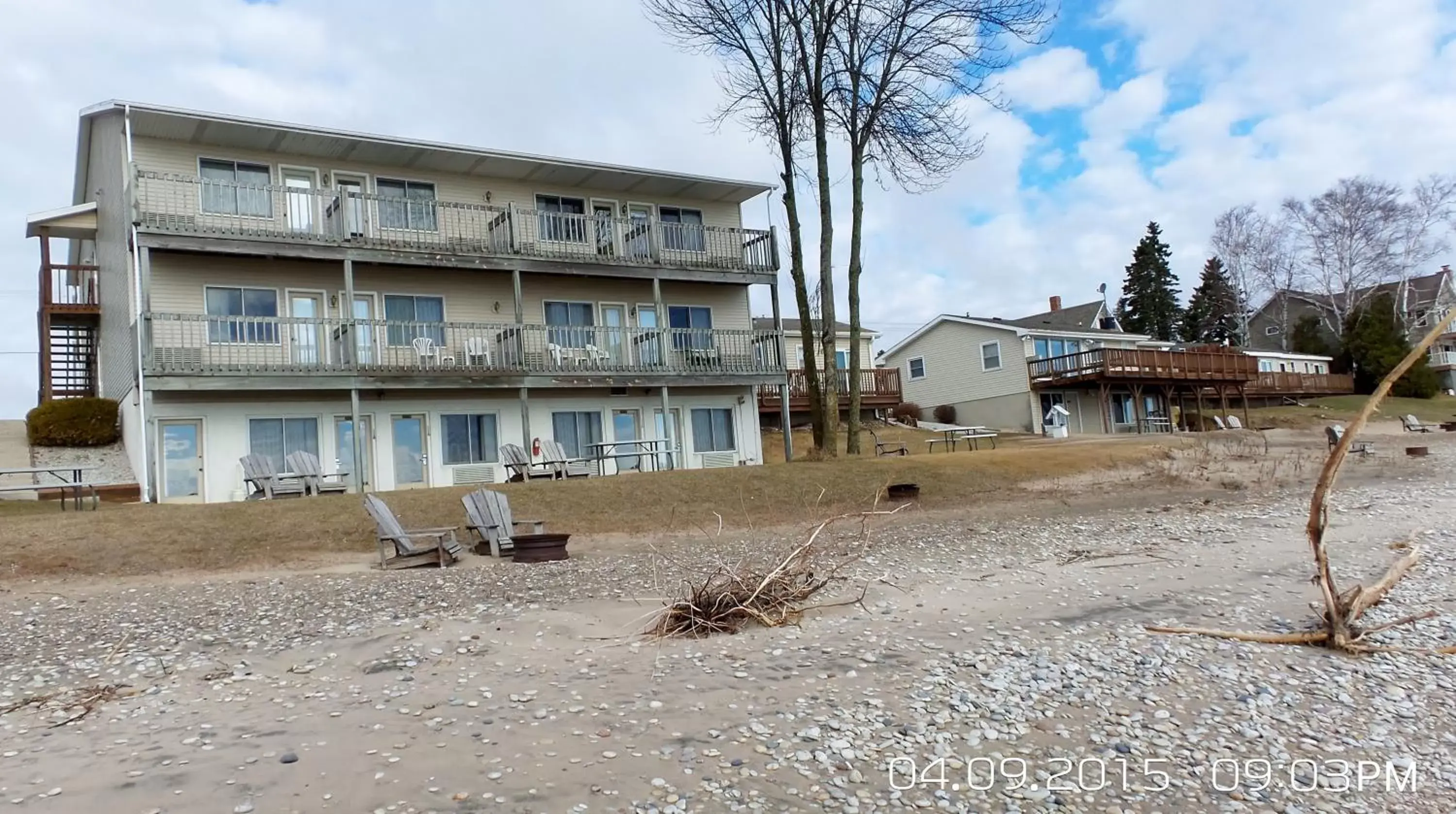 Property building in Algoma Beach Motel Property building in Algoma Beach Motel