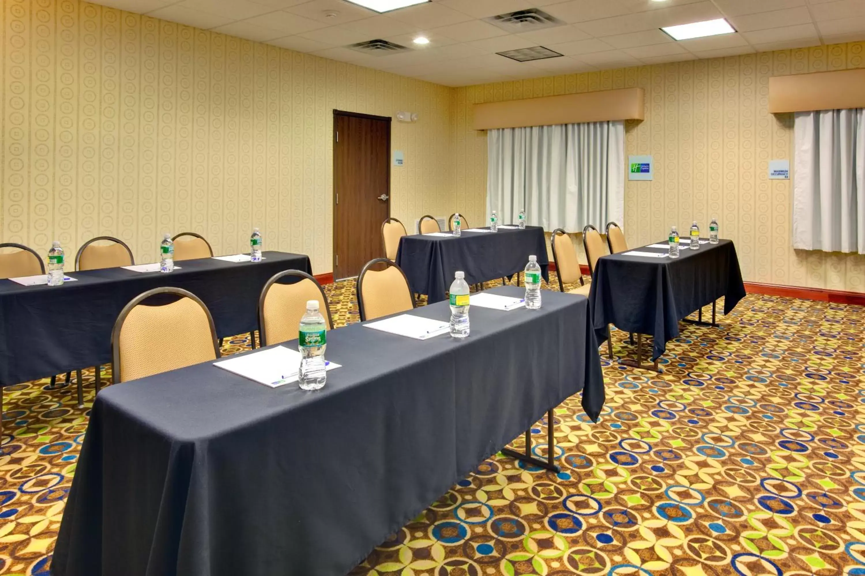 Meeting/conference room in Holiday Inn Express & Suites Dewitt Syracuse, an IHG Hotel