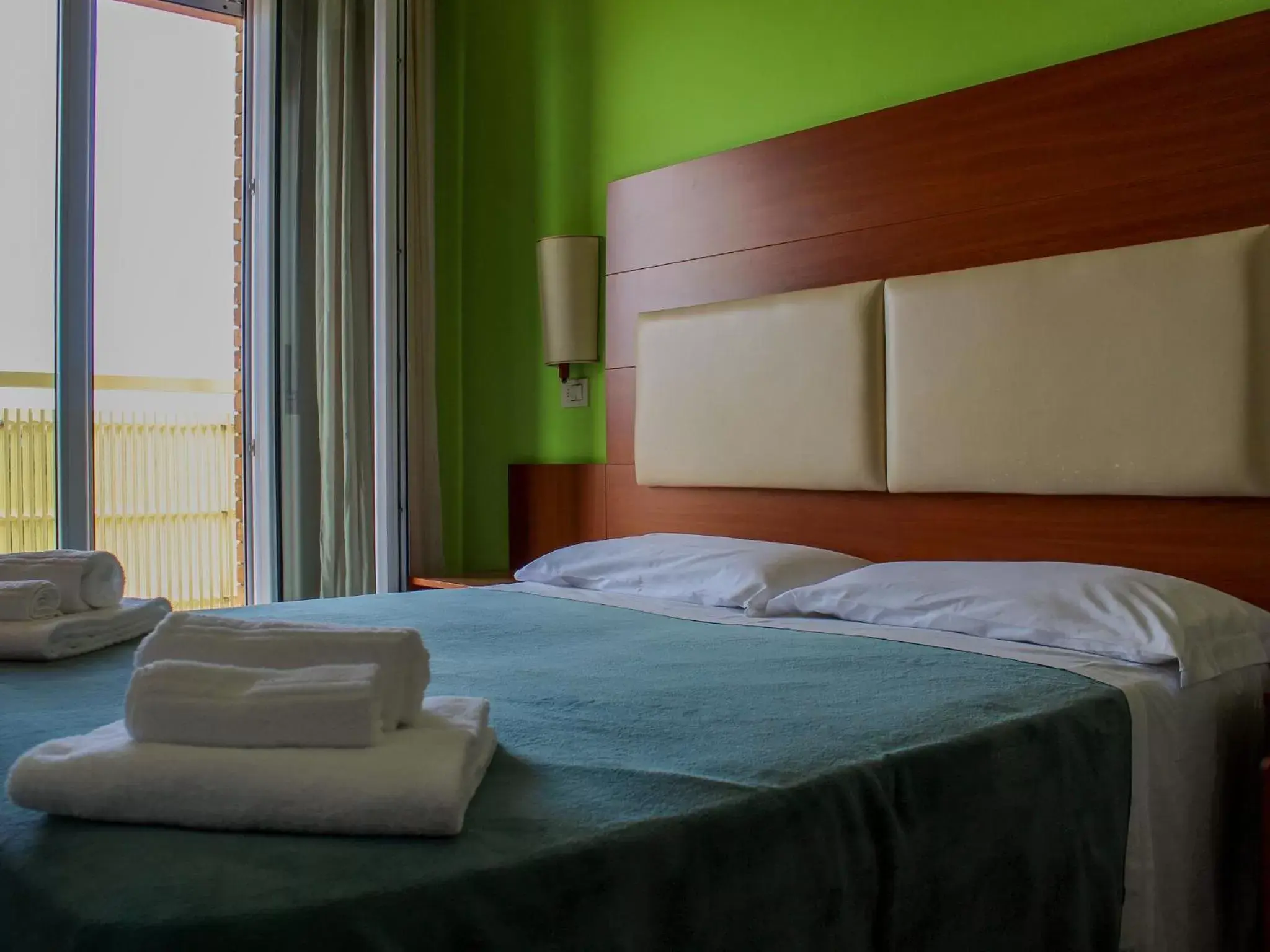 Deluxe Double Room with Sea View in Base Hotel Helios Colazione disponibile fino alle 12 Deluxe Double Room with Sea View in Base Hotel Helios Colazione disponibile fino alle 12