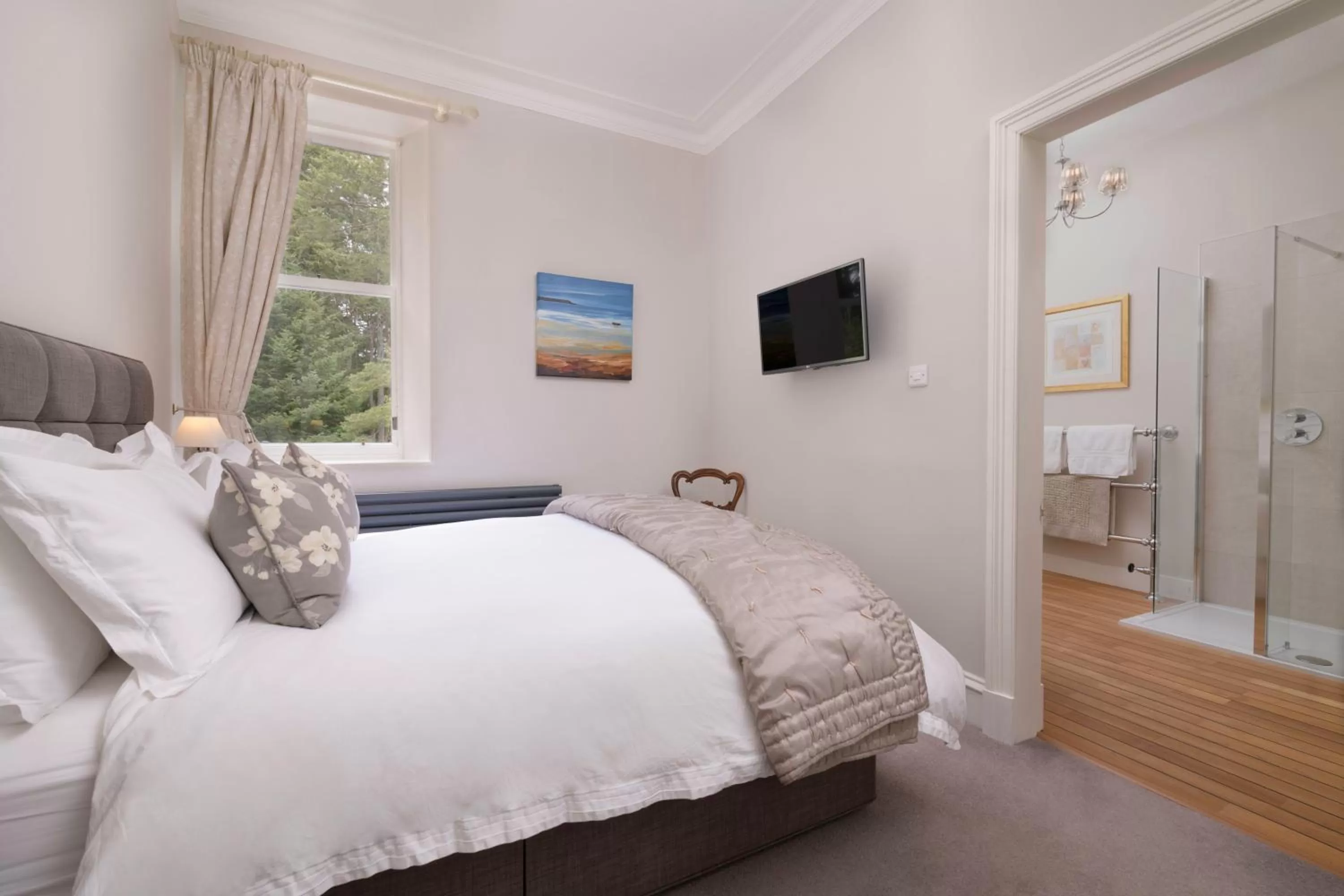 Bed in Lys-Na-Greyne Country House