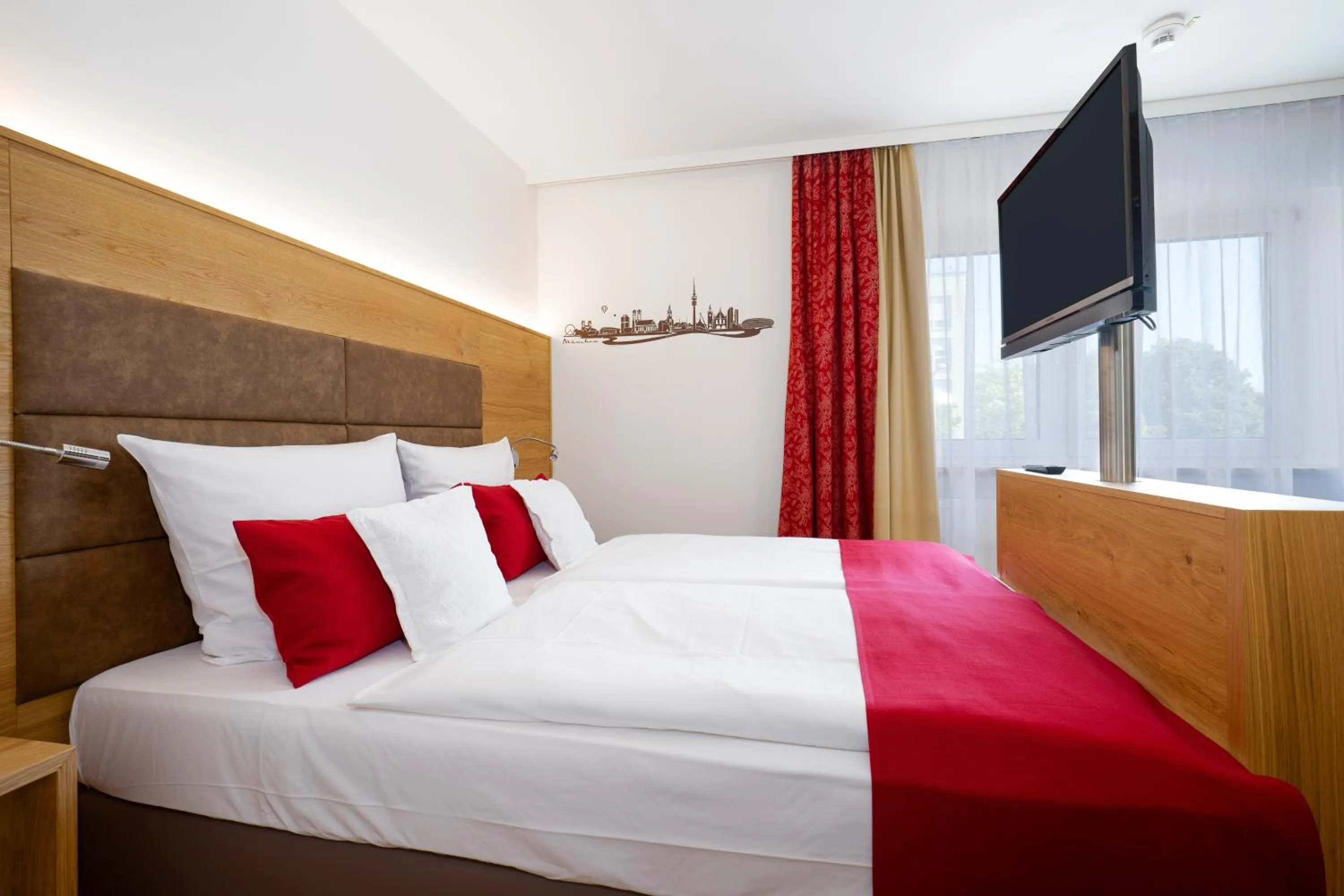 Photo of the whole room, Bed in Park Hotel Laim