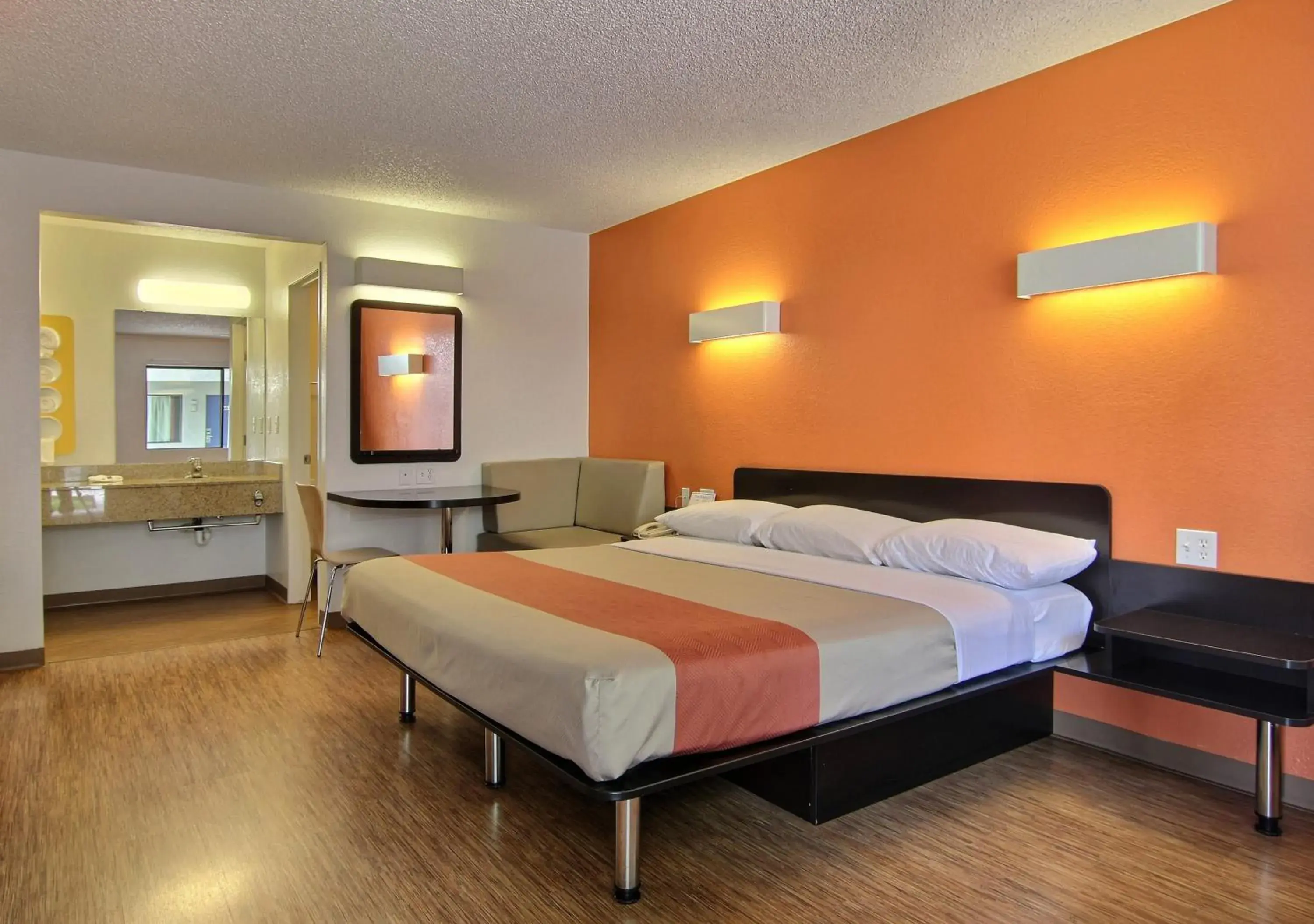 Bedroom, Bed in Motel 6-Albuquerque, NM - Coors Road