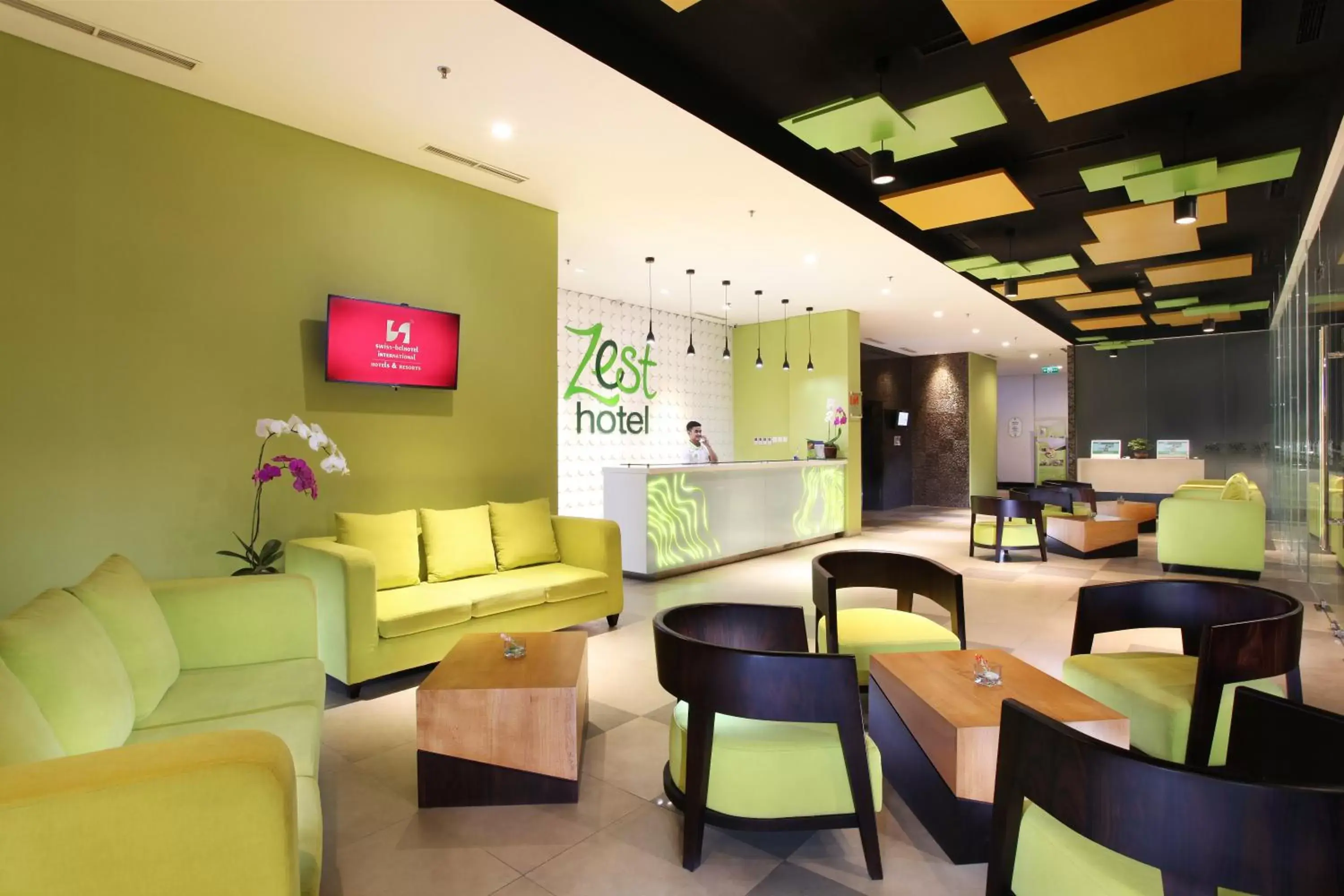 Lobby or reception, Lounge/Bar in Zest Hotel Sukajadi Bandung