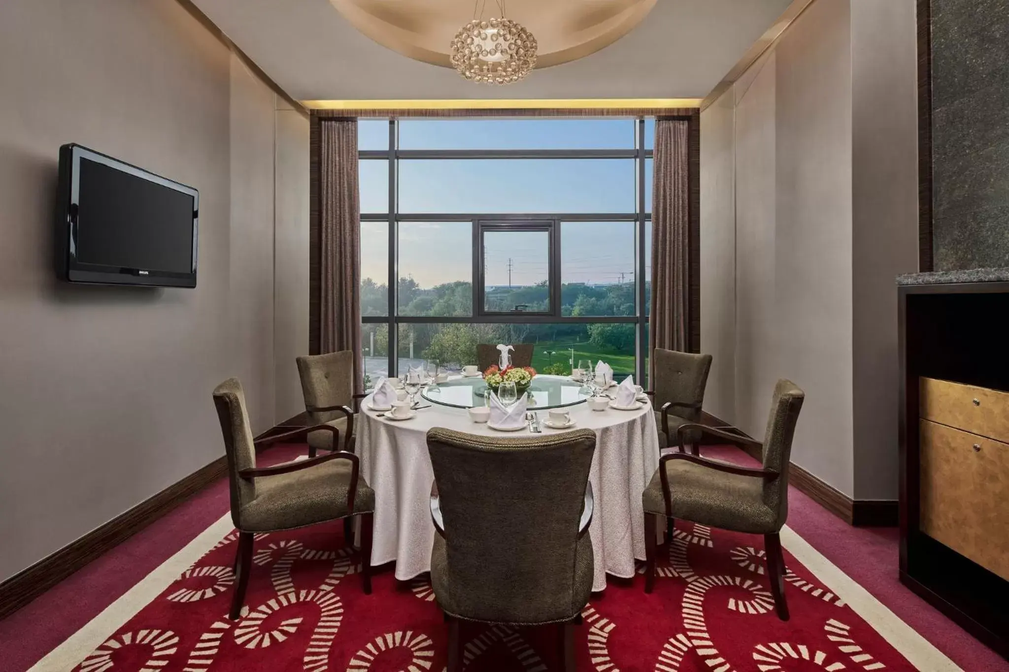 Restaurant/places to eat, Dining Area in Crowne Plaza Beijing International Airport, an IHG Hotel