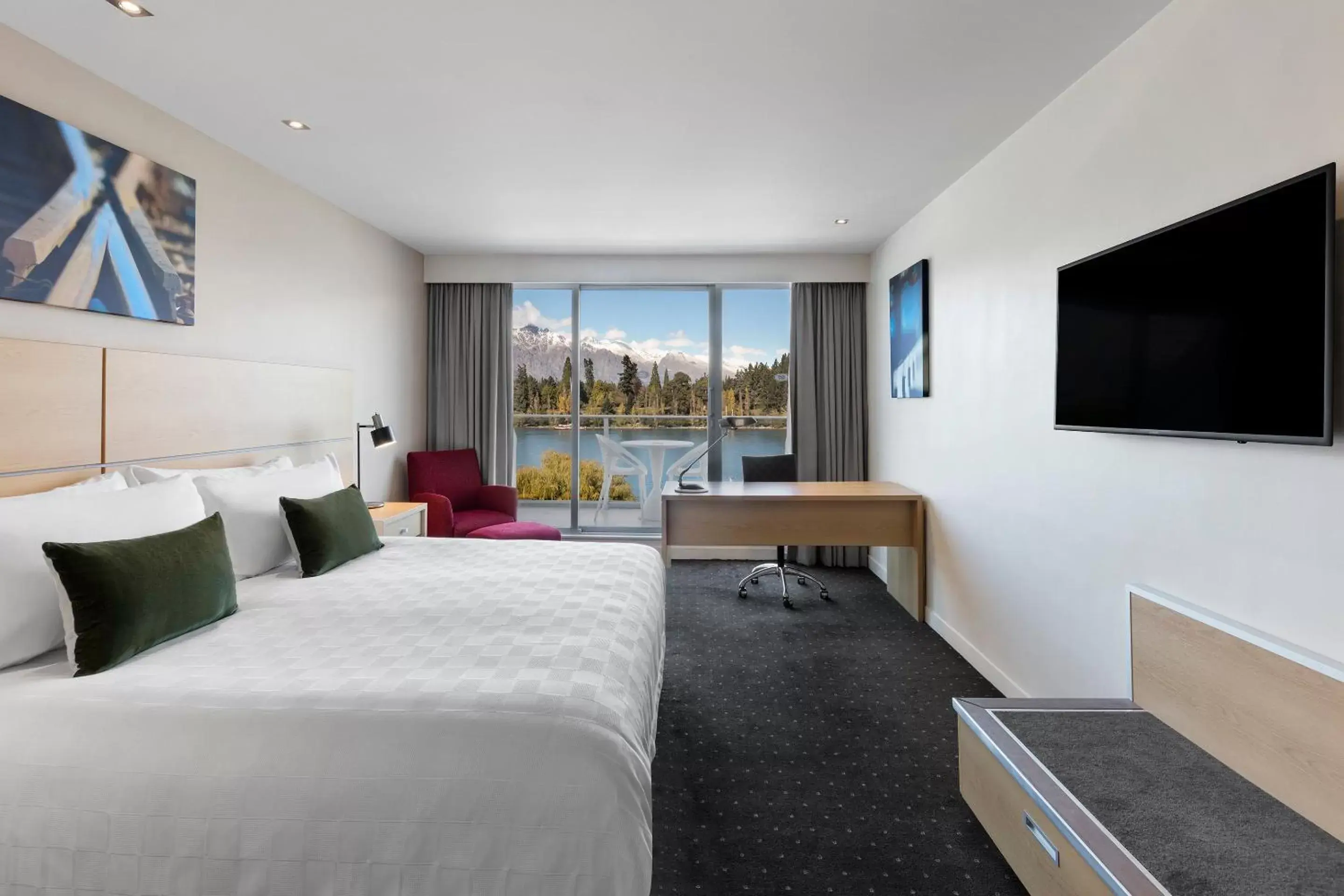 Photo of the whole room in Crowne Plaza Queenstown, an IHG Hotel