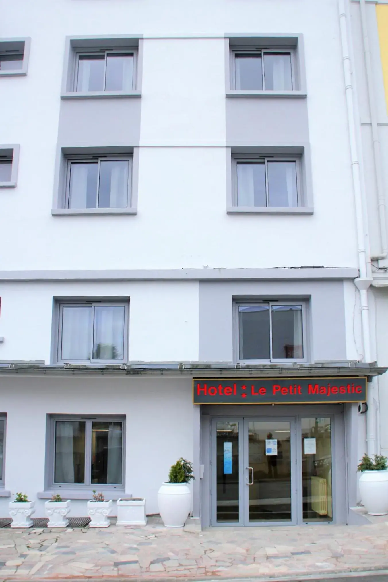 Facade/entrance, Property Building in Le Petit Majestic