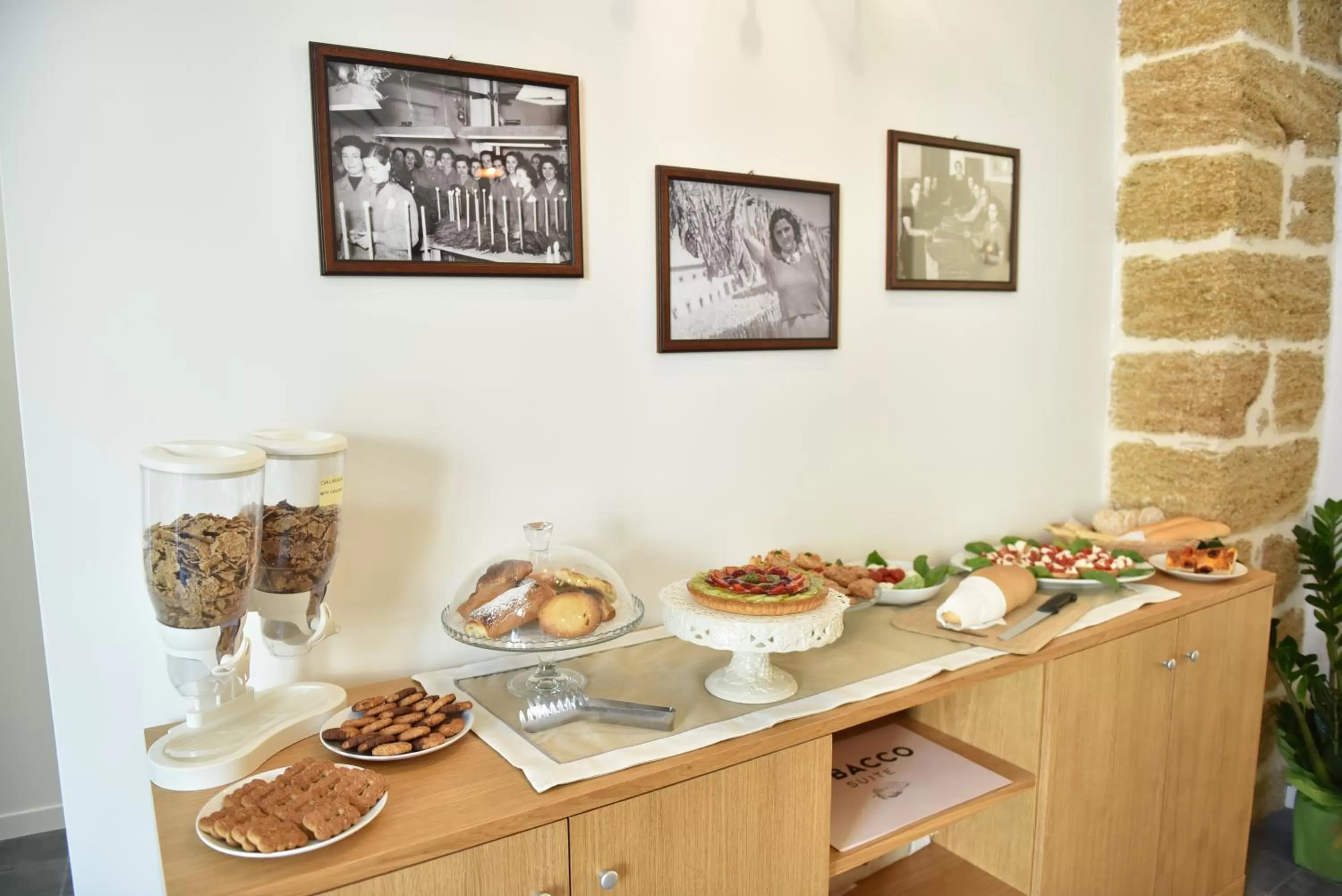 Food and drinks in Tobacco Suite