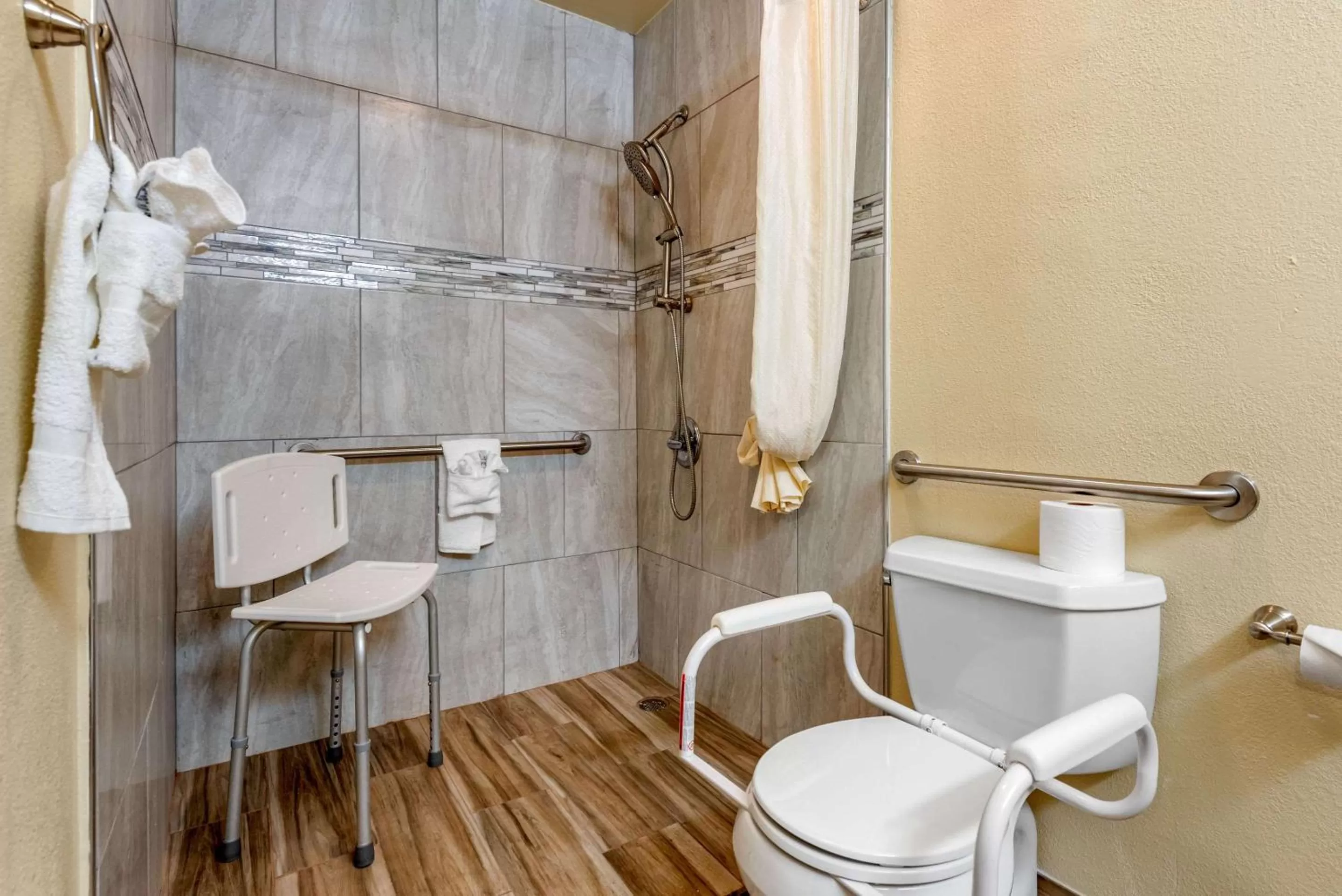 Bathroom in Rodeway Inn