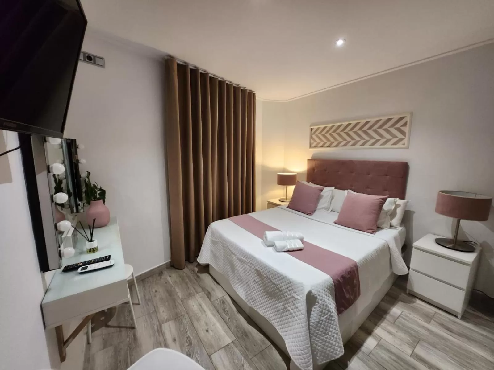 TV and multimedia, Bed in DON LEONE Hotel