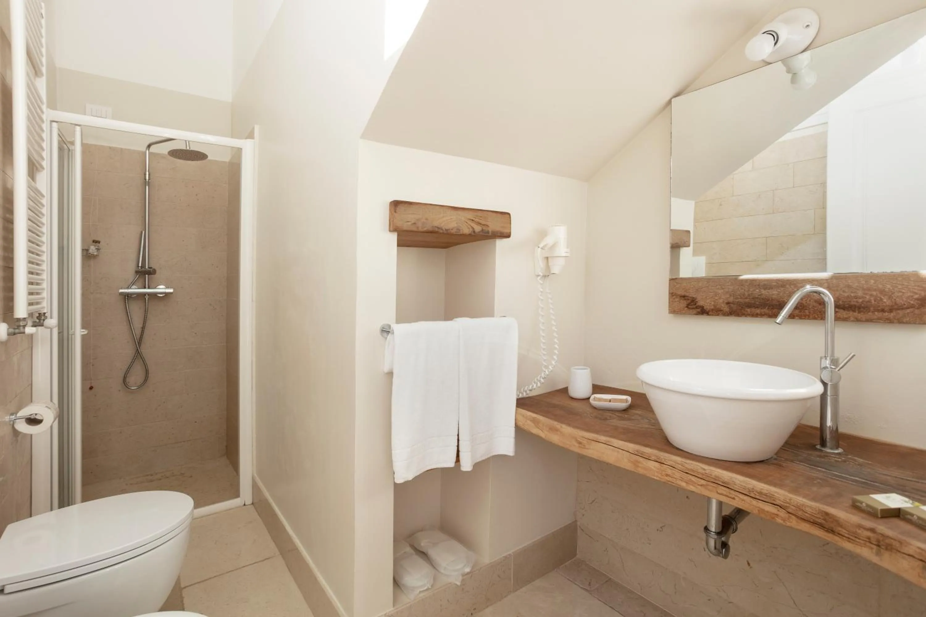 Bathroom in Masseria Mongiò dell'Elefante