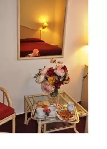 Bedroom in Hotel La Capannina