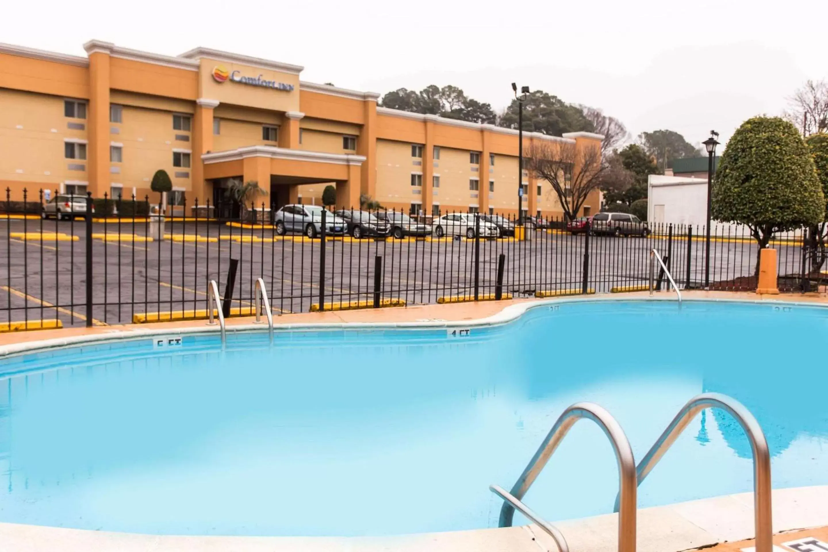 On site, Swimming Pool in Comfort Inn Columbia -Bush River