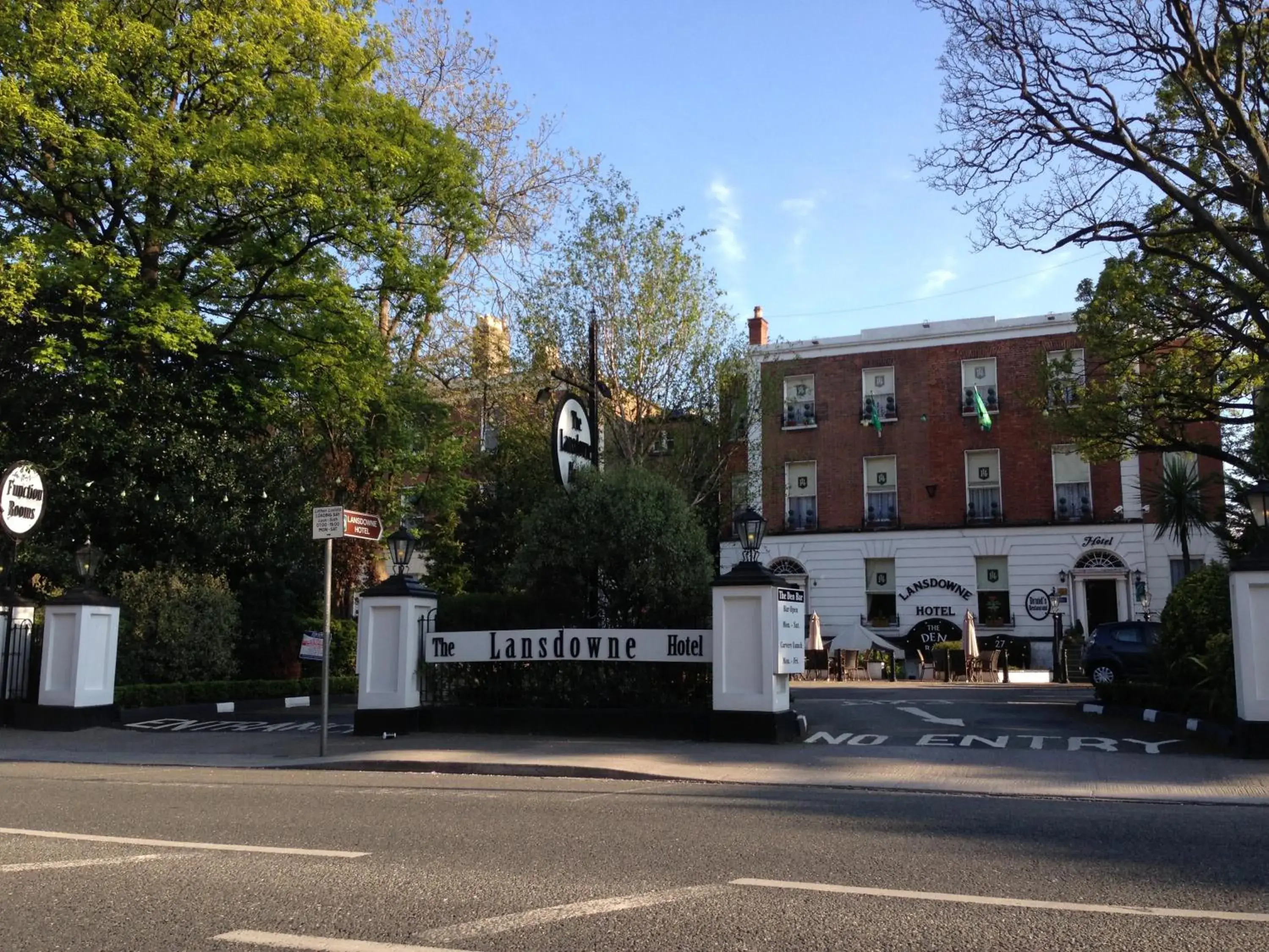 Property Building in The Lansdowne Hotel