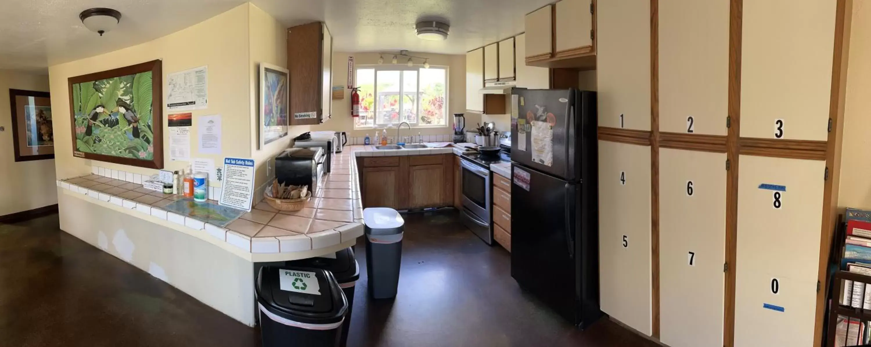 Kitchen/Kitchenette in God's Peace of Maui