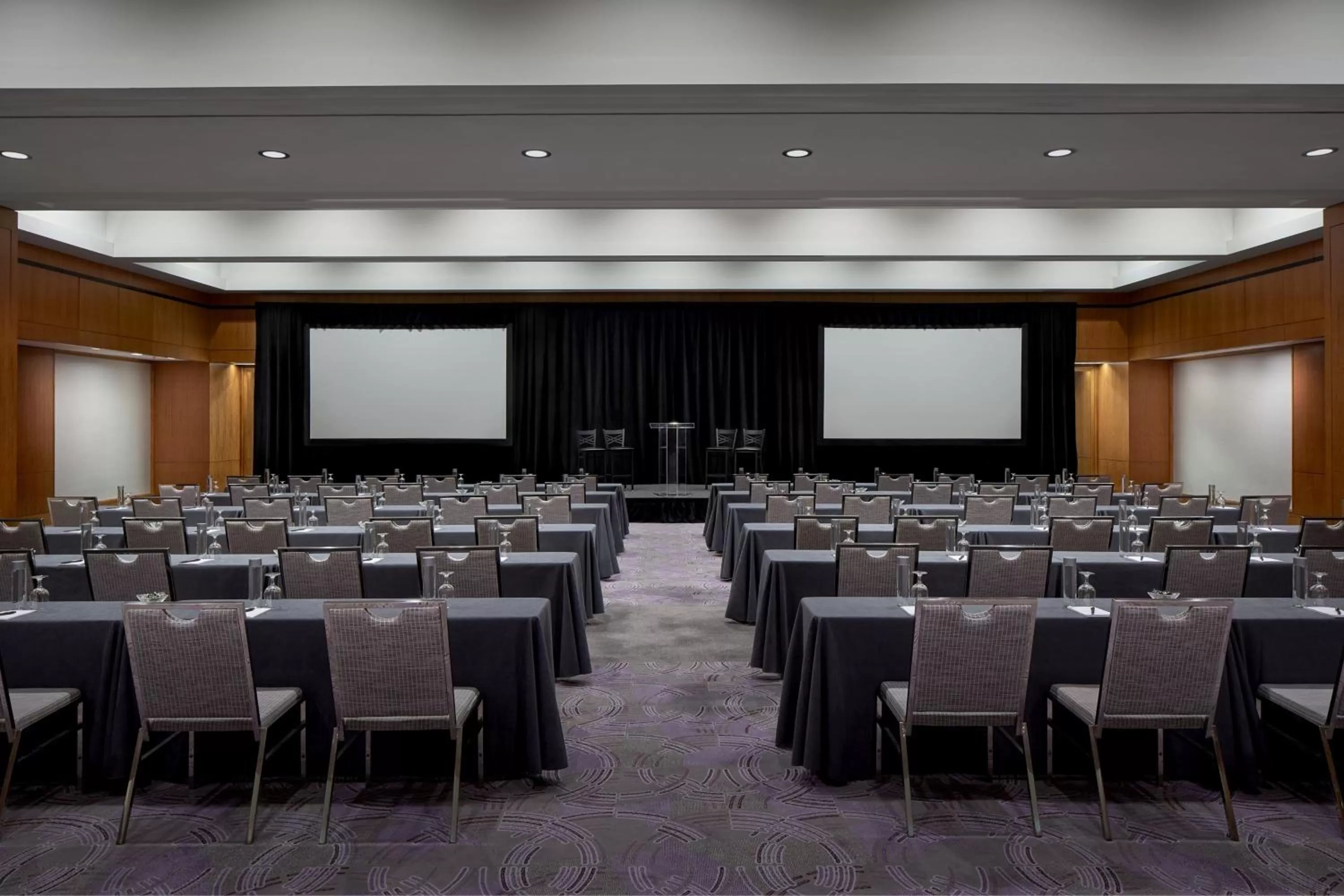 Meeting/conference room in The Opus Westchester, Autograph Collection