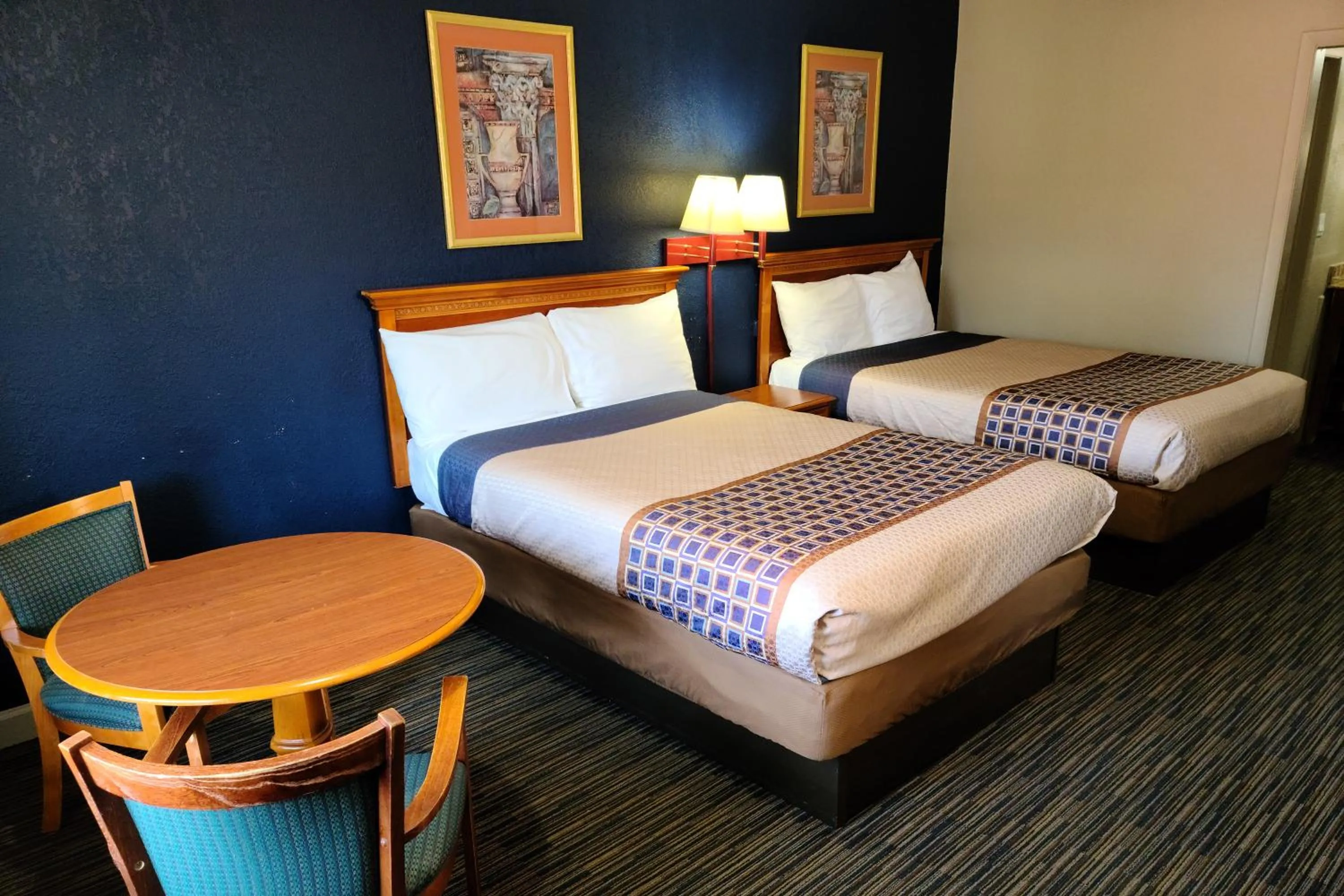 Bed in Travelodge by Wyndham Williamsburg Colonial Area