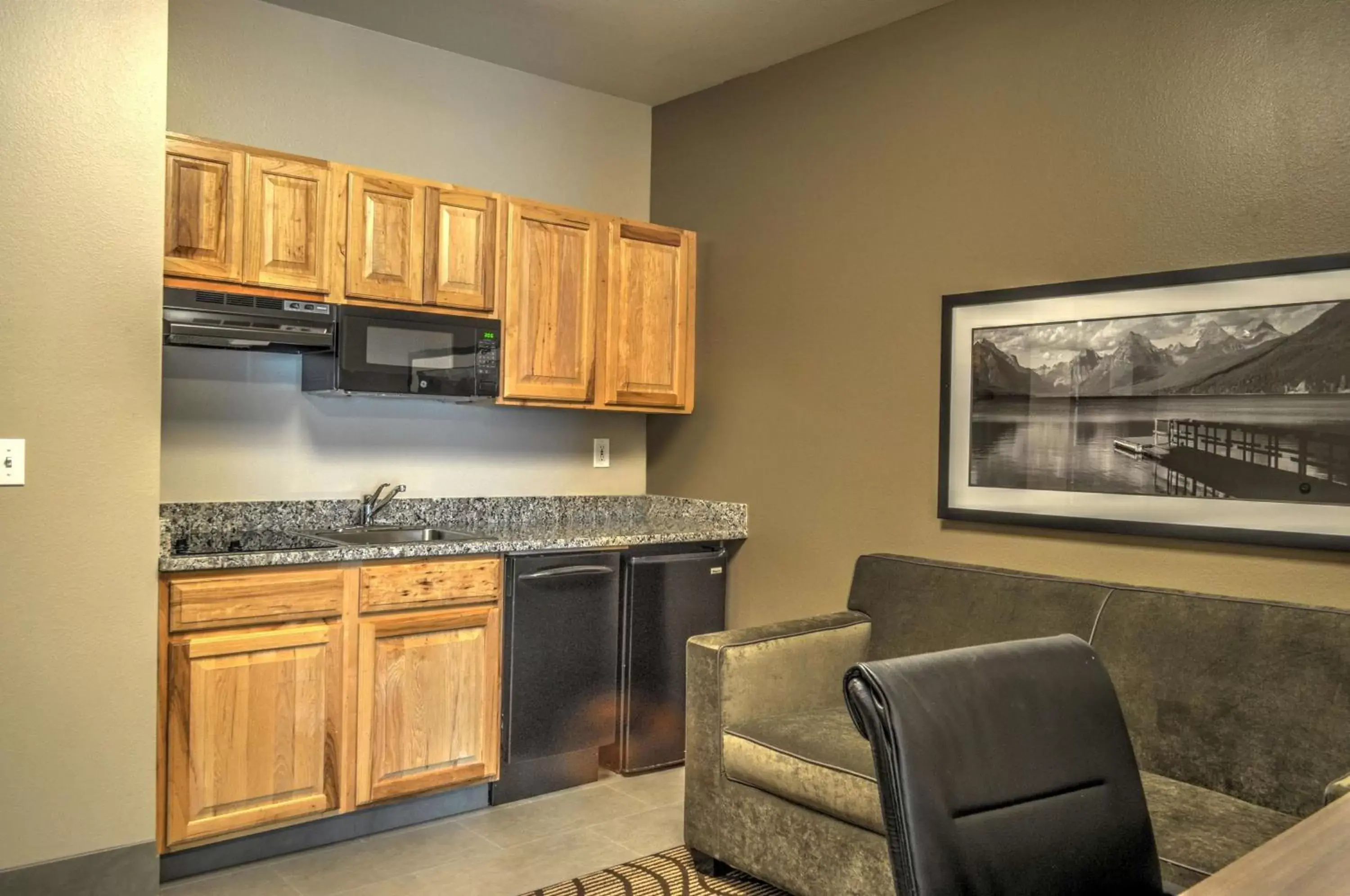 One-Bedroom Suite in Best Western Plus Kalispell/Glacier Park West Hotel & Suites One-Bedroom Suite in Best Western Plus Kalispell/Glacier Park West Hotel & Suites