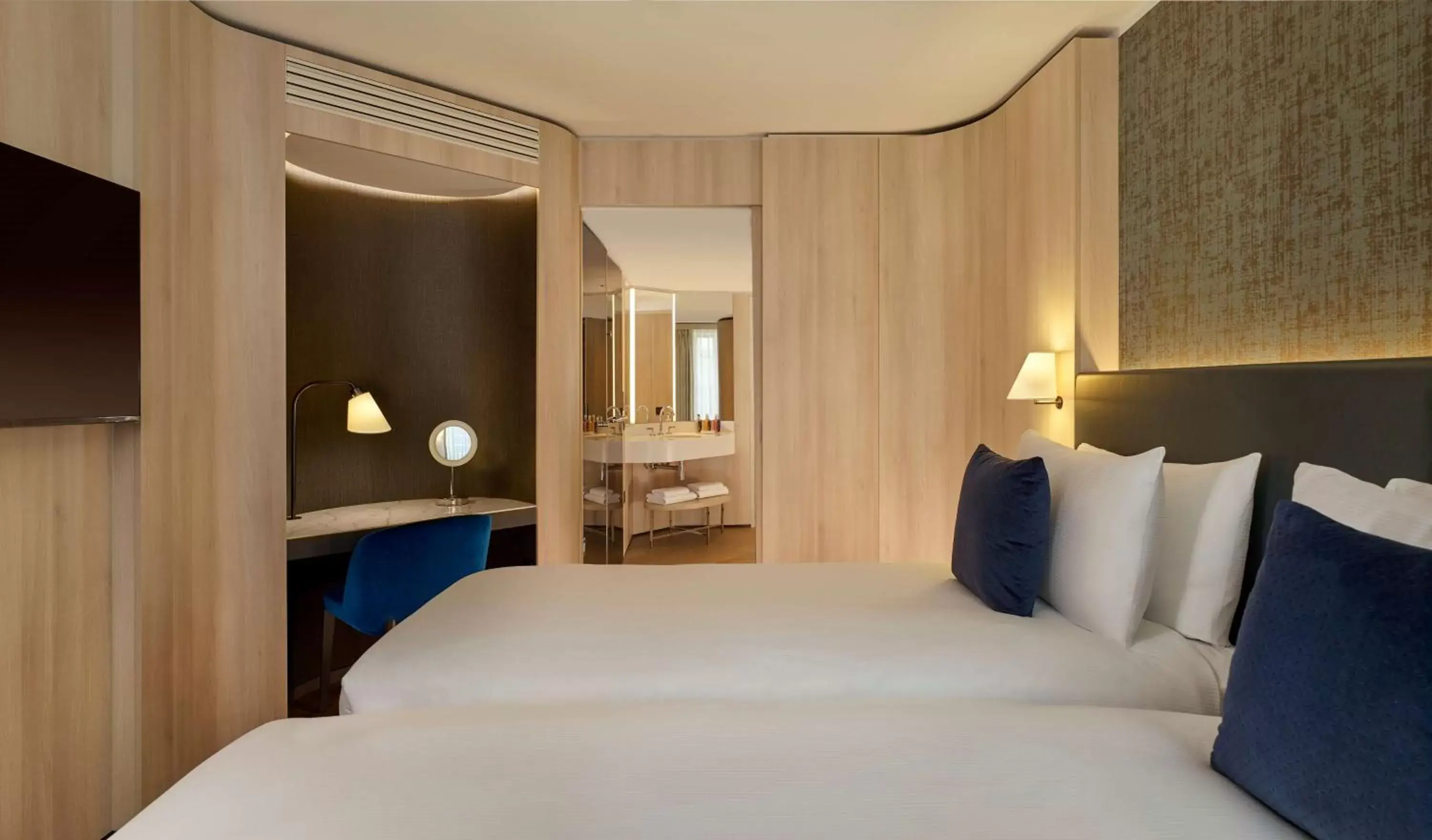 Bedroom, Bed in The Westminster London, Curio Collection by Hilton Bedroom, Bed in The Westminster London, Curio Collection by Hilton