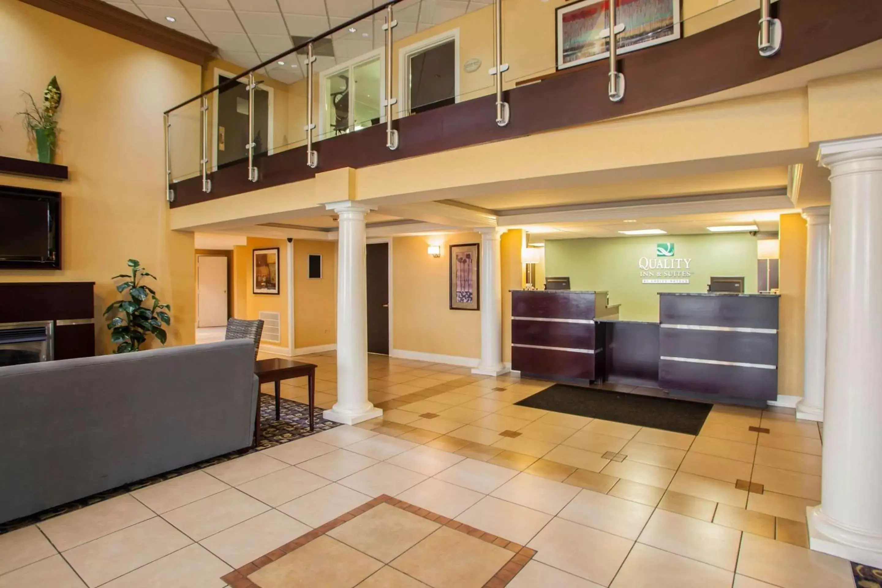 Lobby or reception, Lobby/Reception in Quality Inn and Suites St Charles -West Chicago