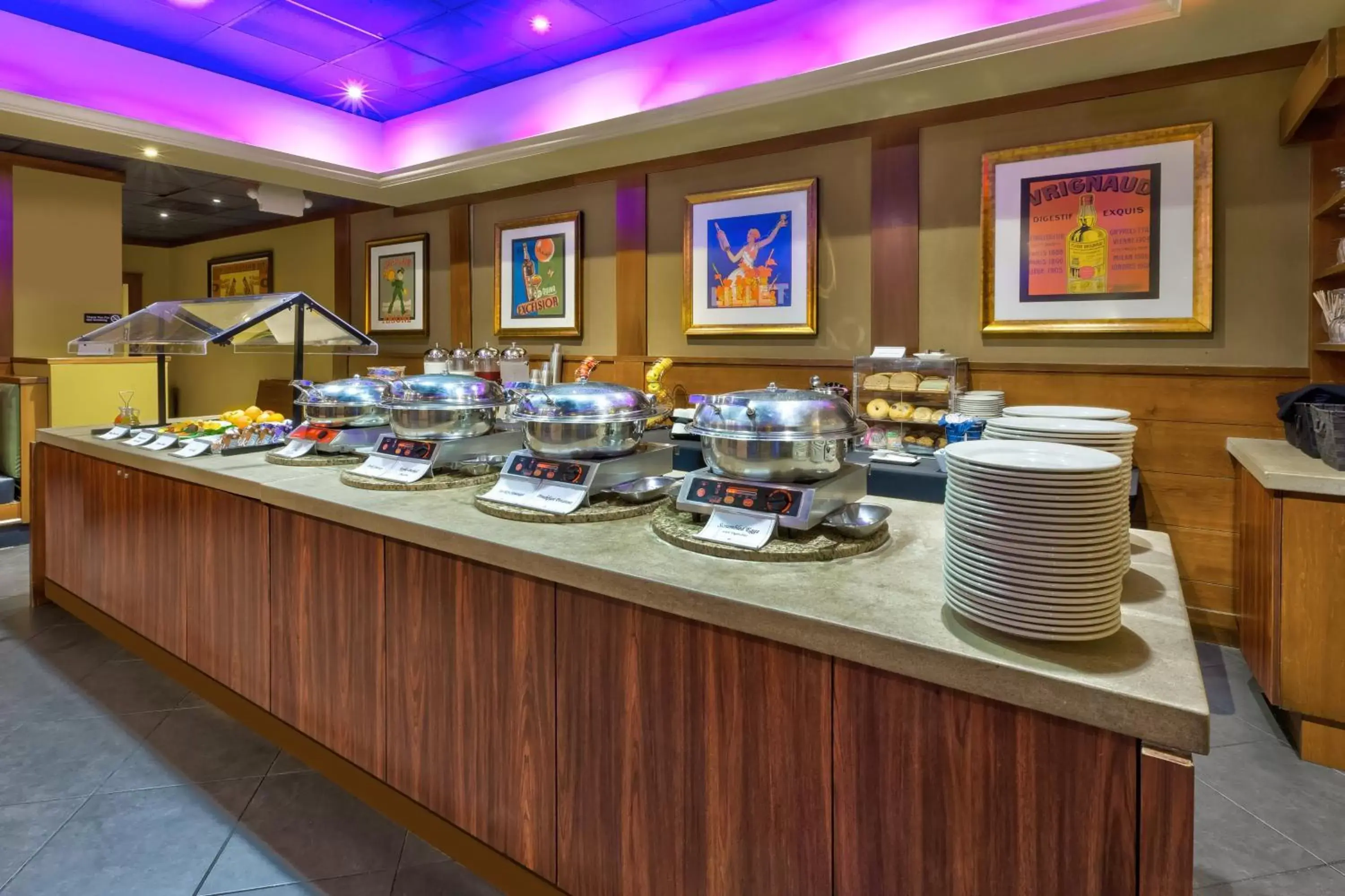 Restaurant/places to eat in Crowne Plaza Dulles Airport, an IHG Hotel