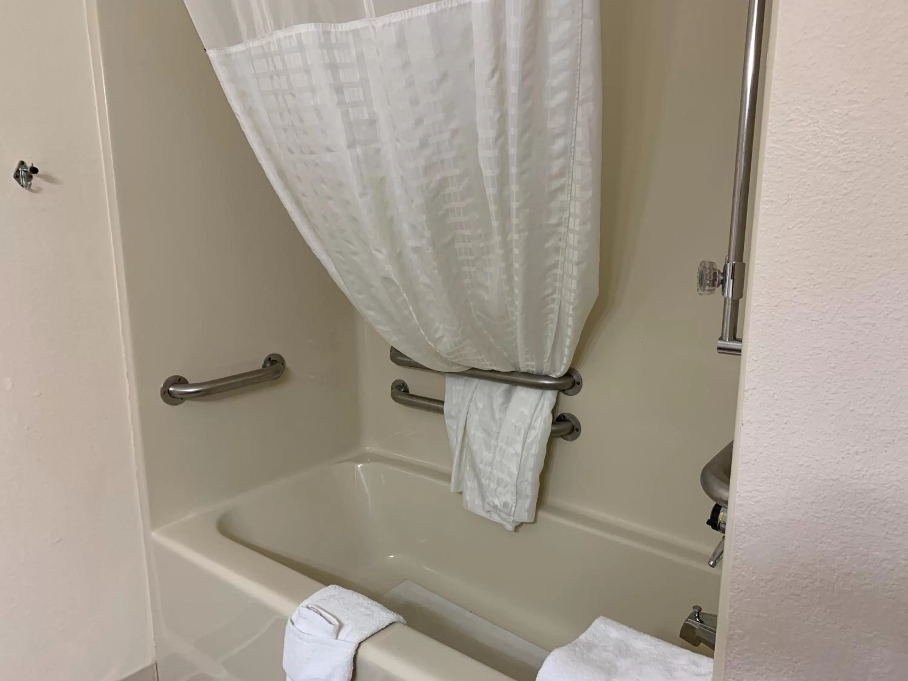Bathroom in Days Inn by Wyndham Hinckley