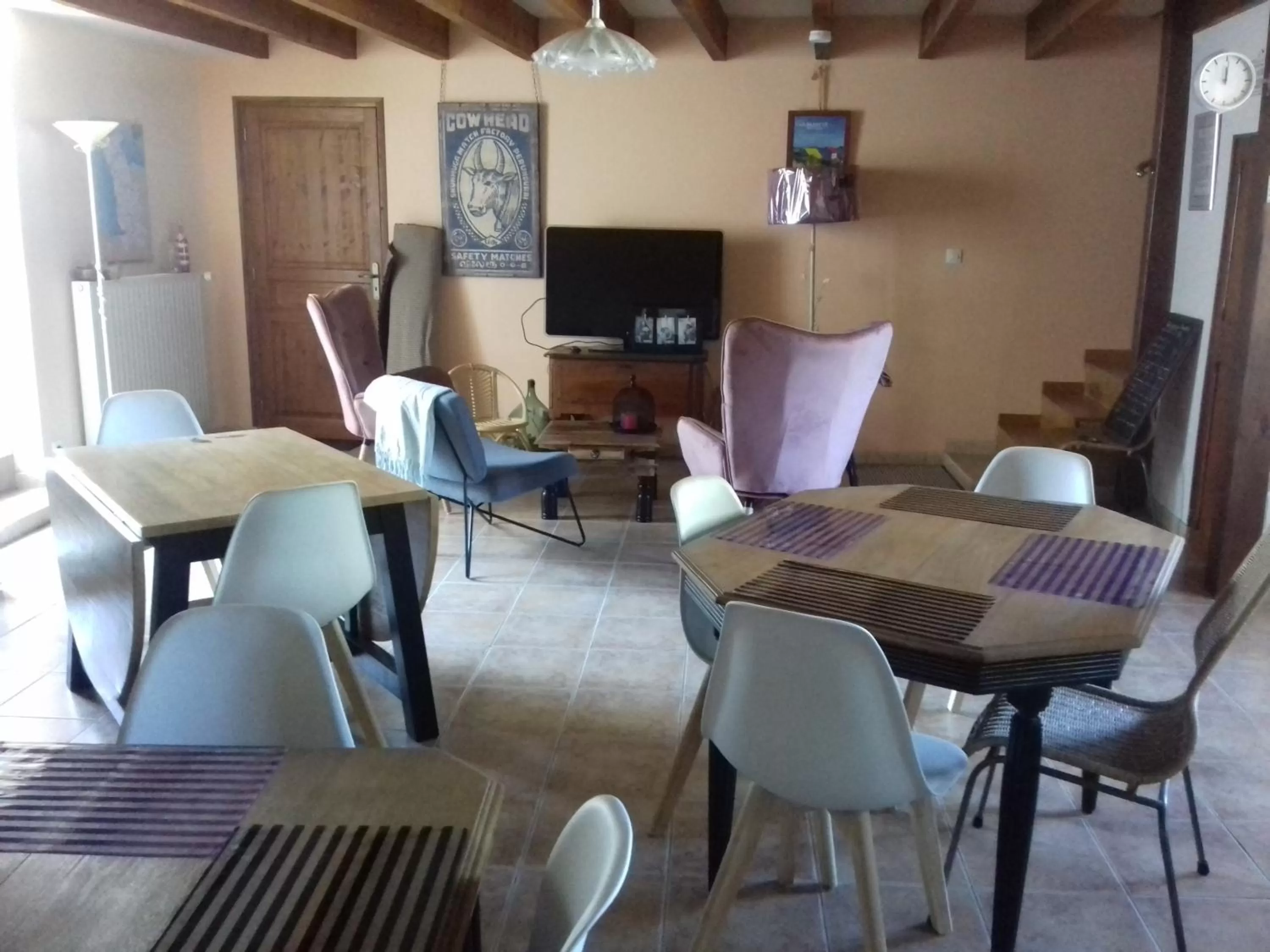 TV and multimedia, Seating Area in La Parisière