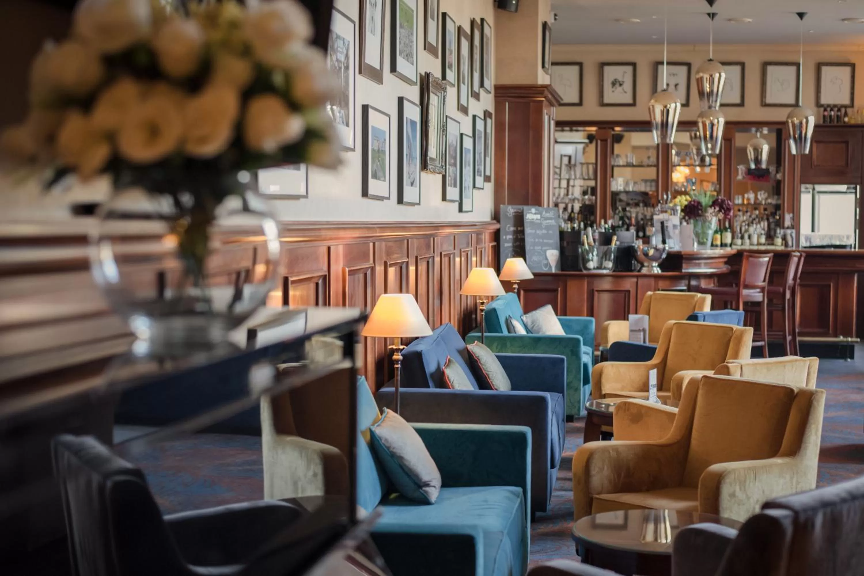 Lounge or bar in Best Western Hôtel Hermitage