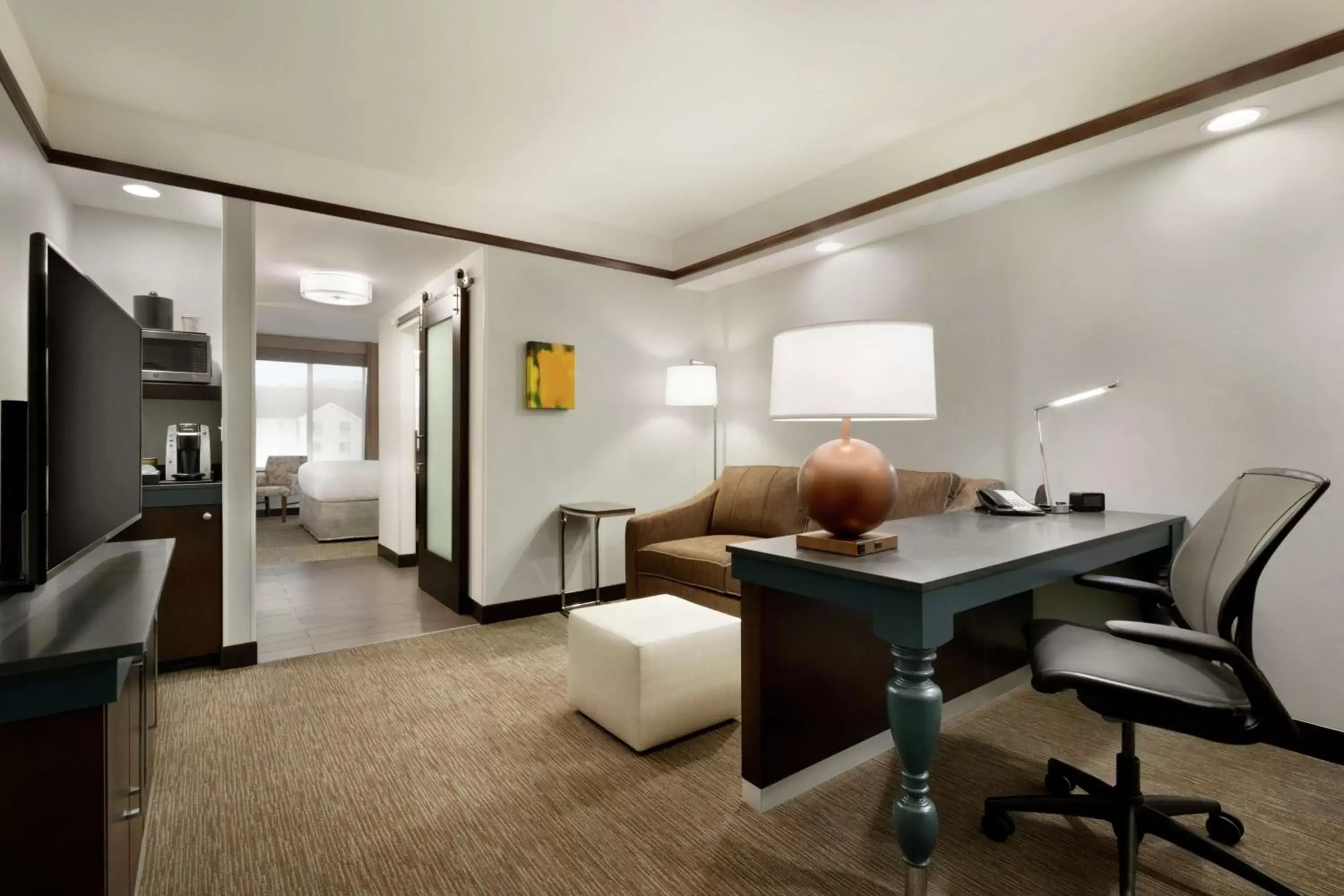 Bedroom, Seating Area in Hilton Garden Inn Medford