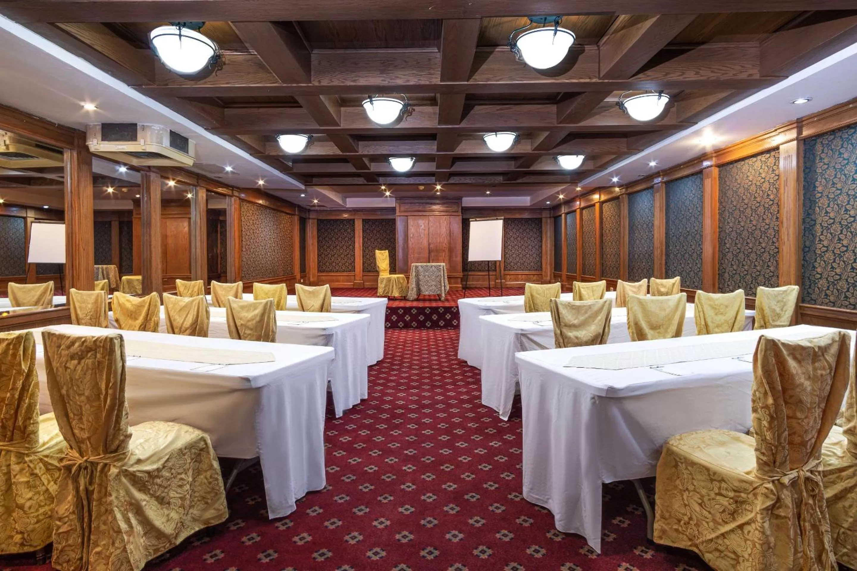 On site, Banquet Facilities in Quality Inn & Suites Saltillo Eurotel