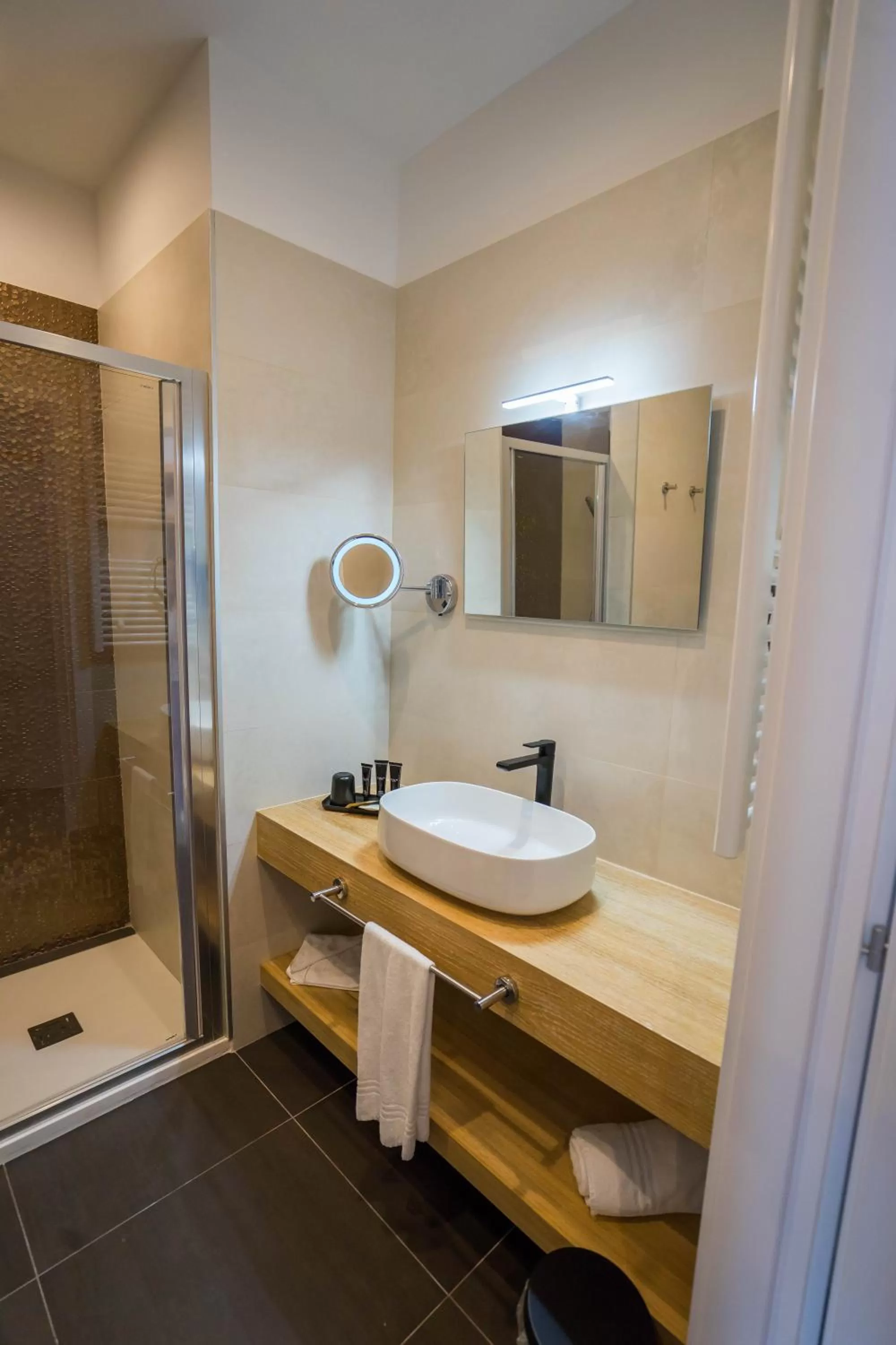 Bathroom in PM Hotel