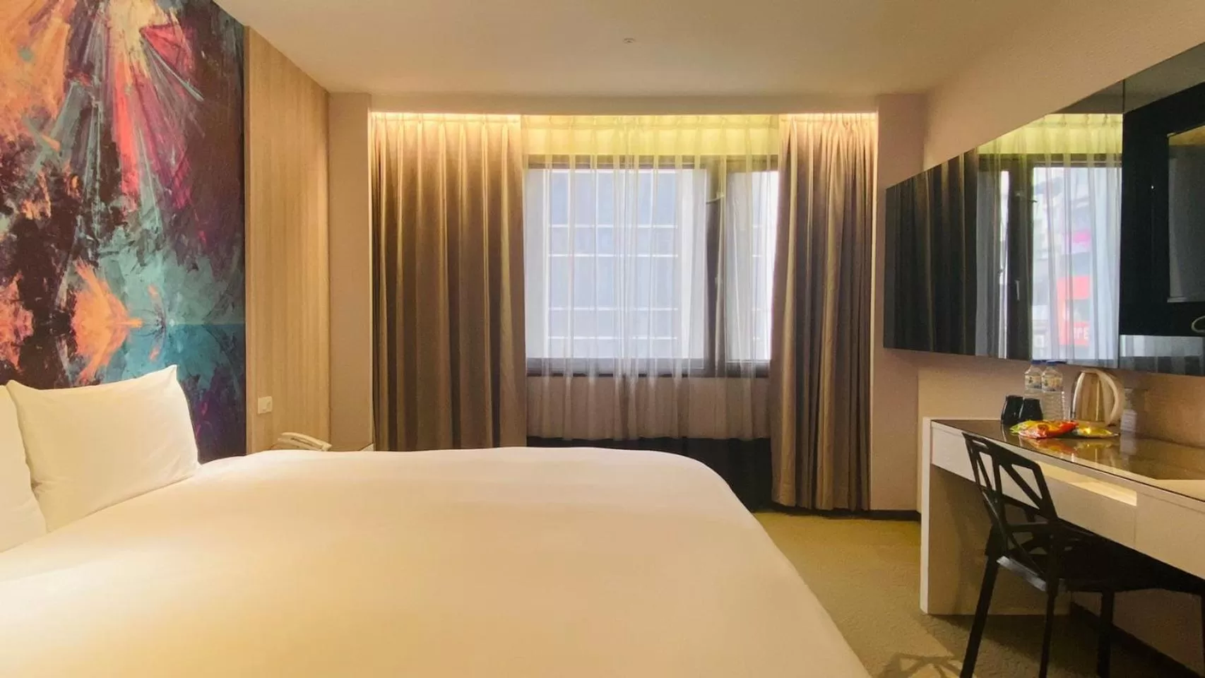 Bed in Artinn藝築文旅-台北站前館