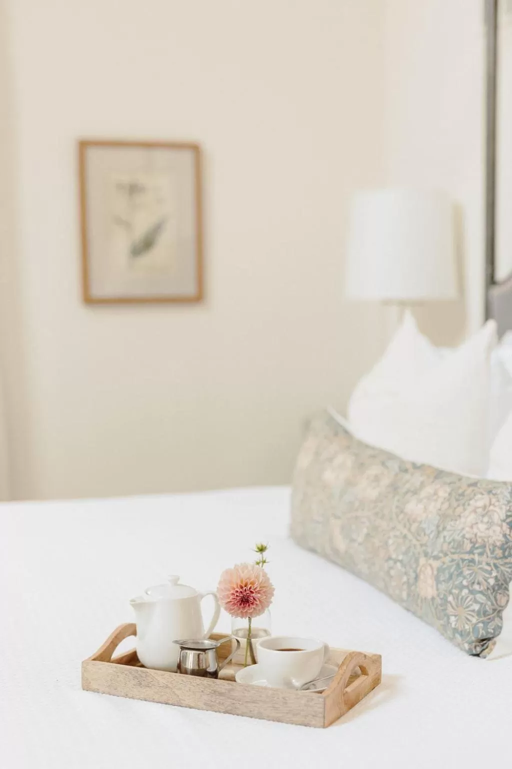 Food and drinks, Bed in Fairville Inn