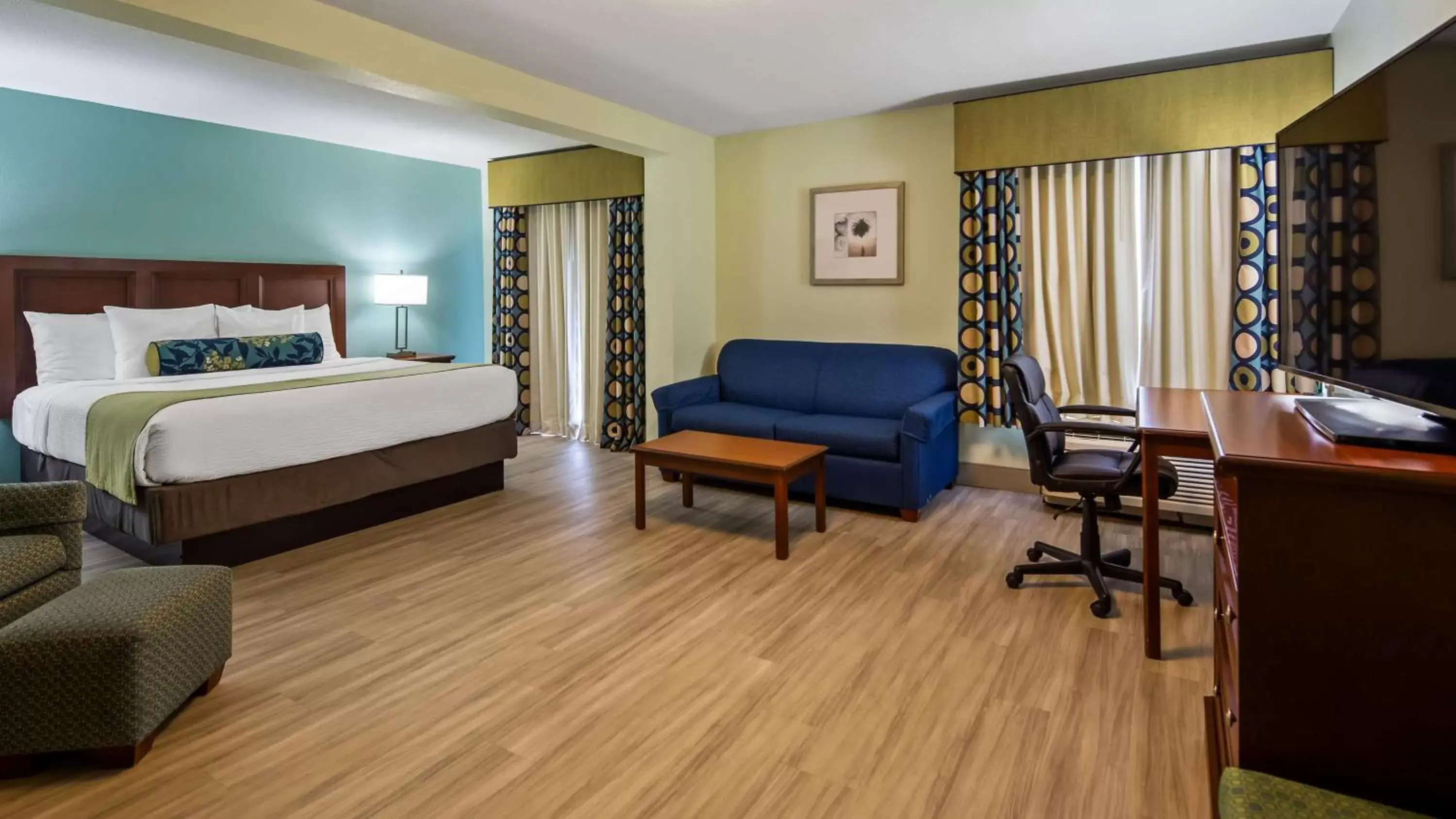 Photo of the whole room in Best Western Plus Myrtle Beach@Intracoastal