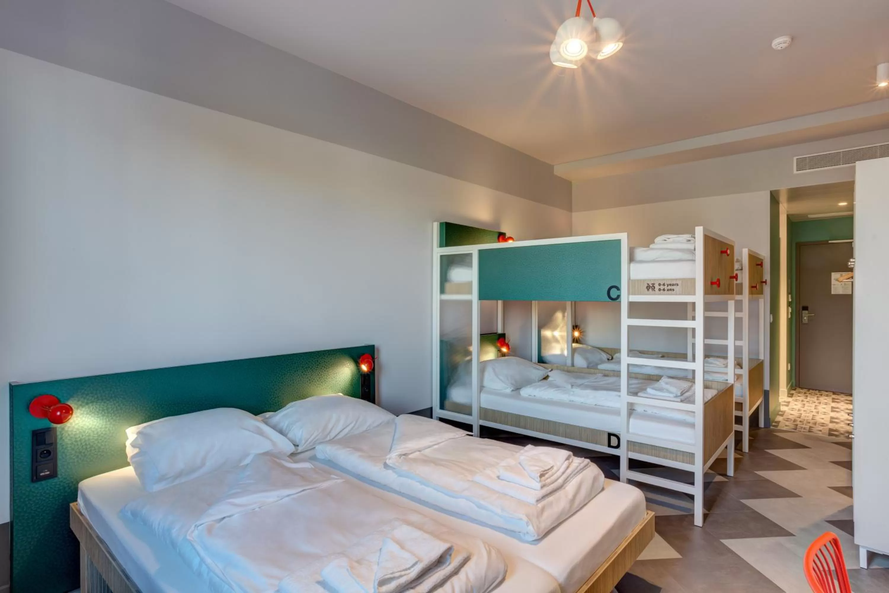 Photo of the whole room in MEININGER Hotel Paris Porte de Vincennes