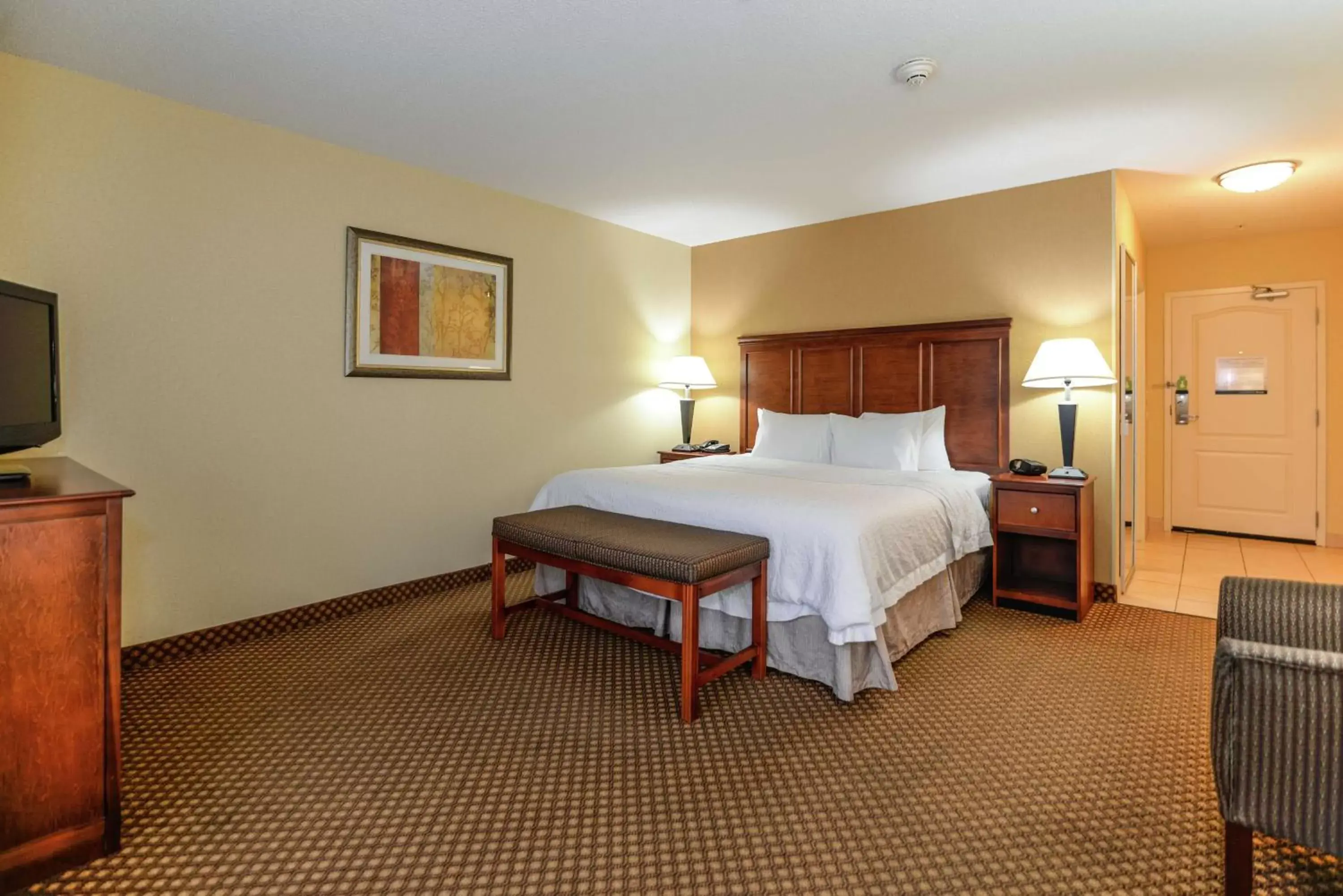 Bedroom, Bed in Hampton Inn & Suites Detroit/Chesterfield