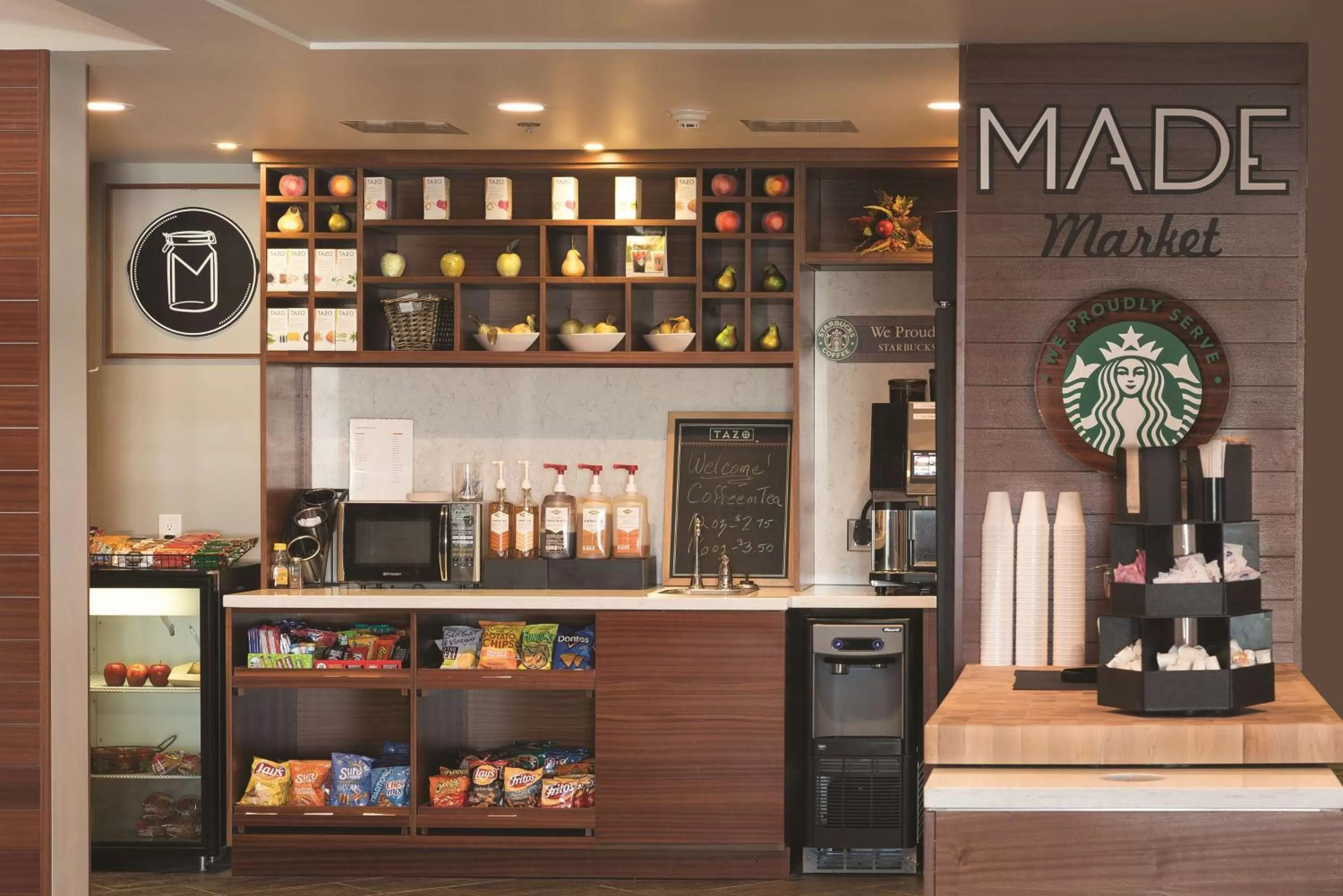 Restaurant/places to eat in DoubleTree by Hilton Racine Harbourwalk