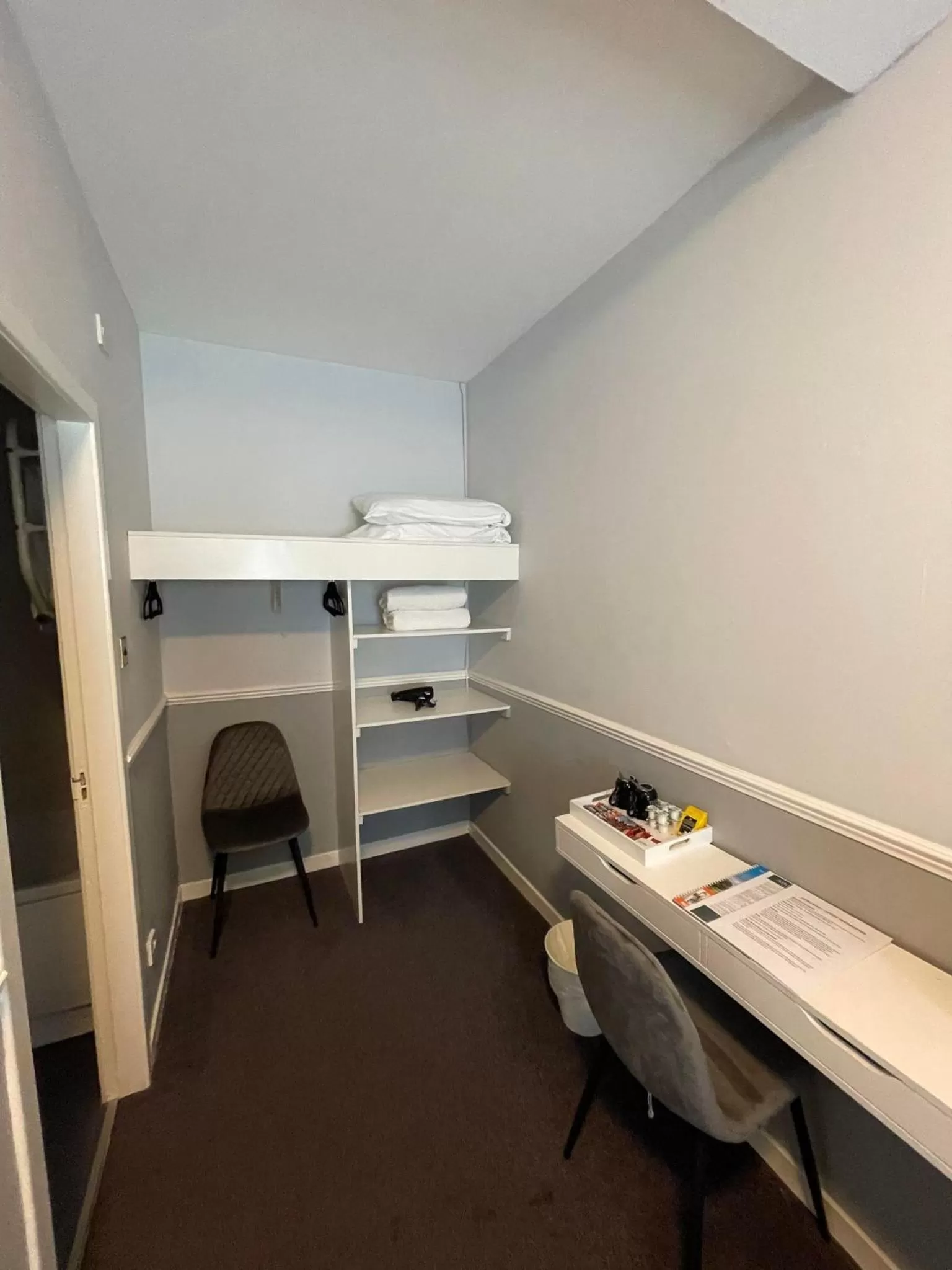 Property building in Airlie Arms Hotel