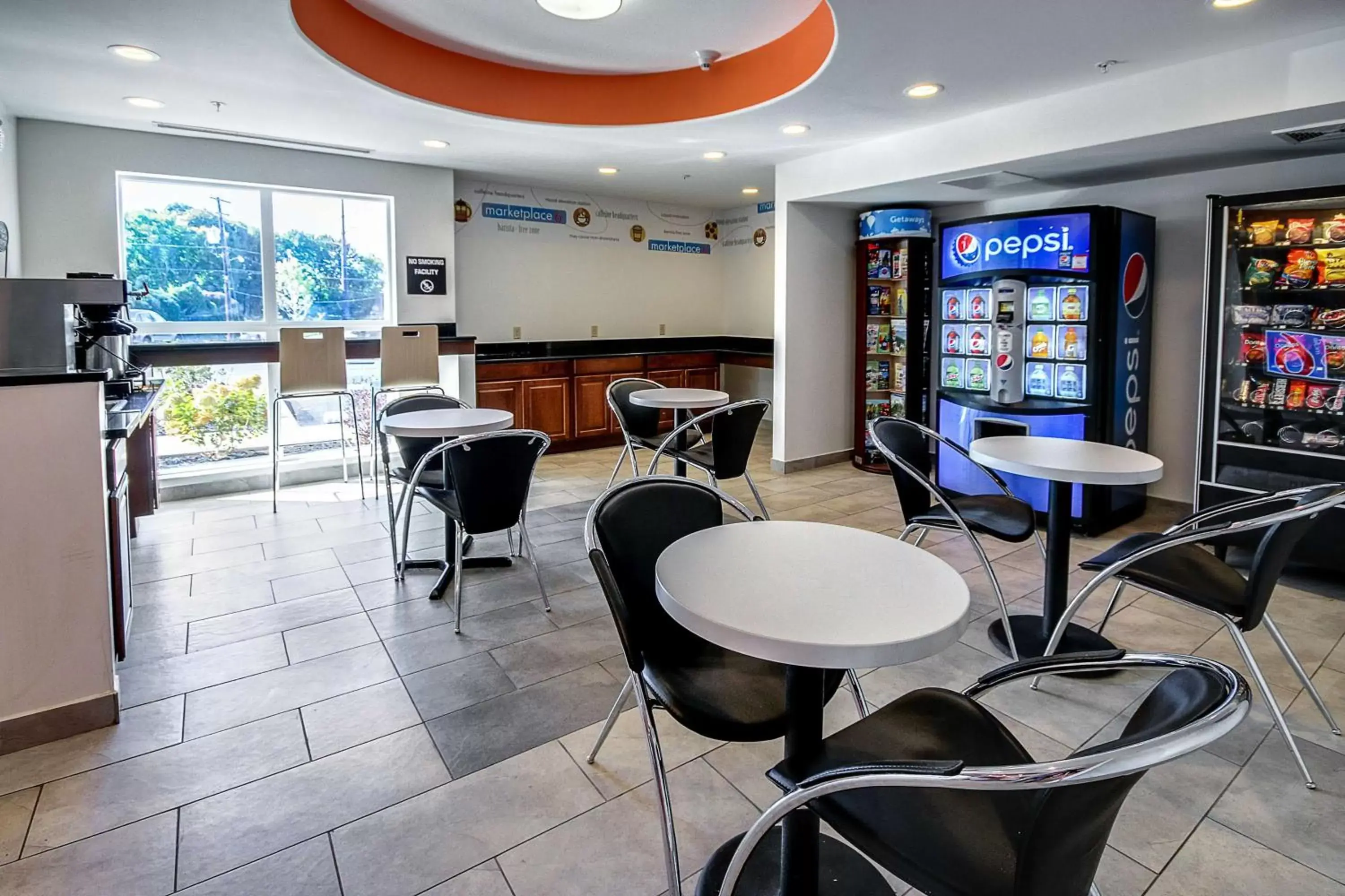 On site, Restaurant/Places to Eat in Motel 6-Allentown, PA