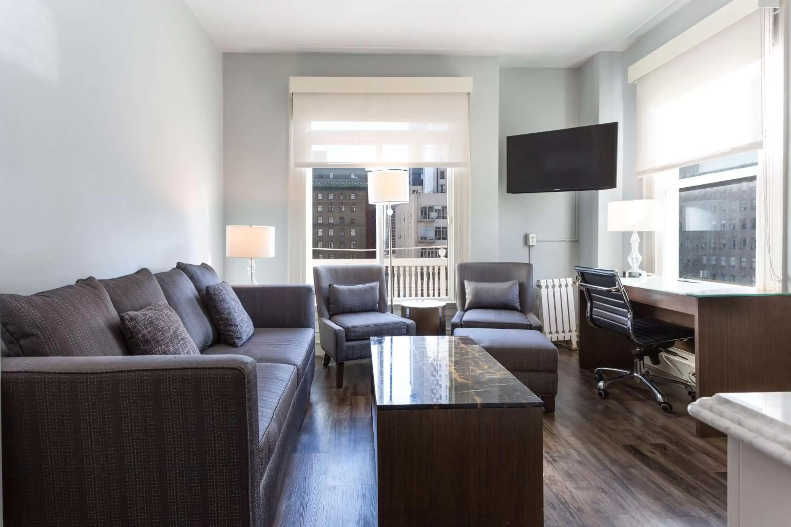 Photo of the whole room, Seating Area in The Cartwright Hotel, Union Square BW Premier Collection