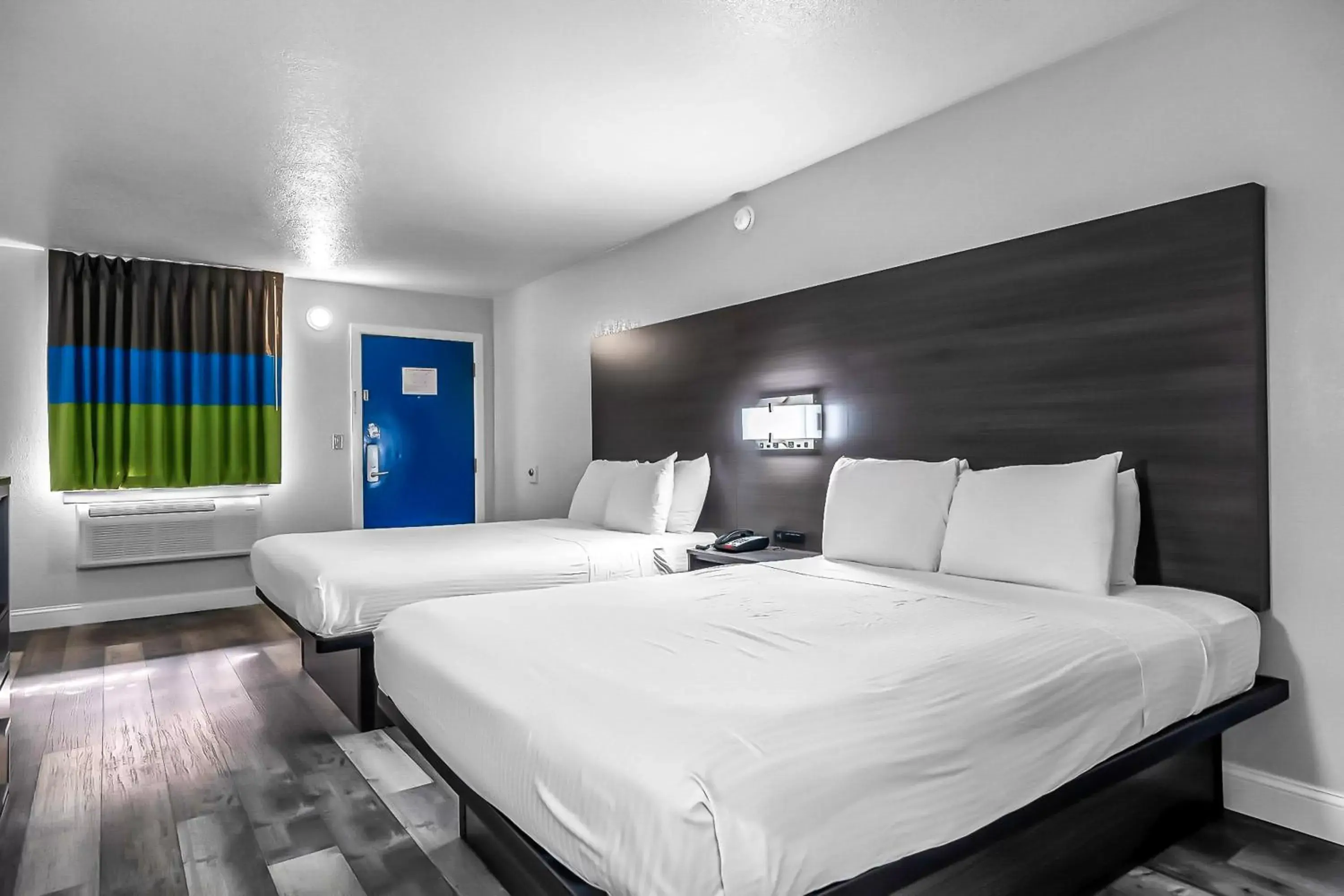 Bed in SureStay Hotel by Best Western Oklahoma City West