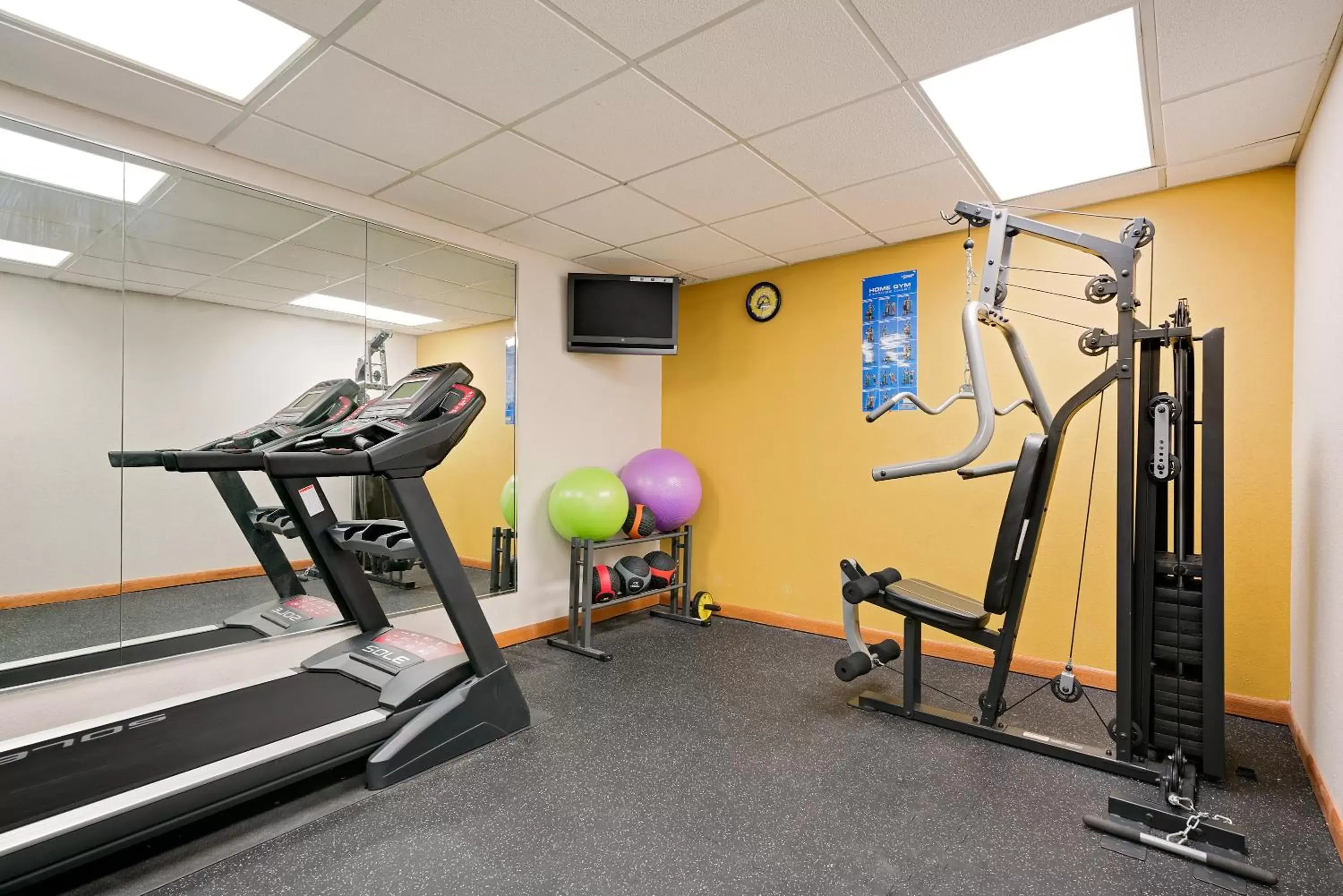 Fitness Center/Facilities in Days Inn by Wyndham Mounds View Twin Cities North