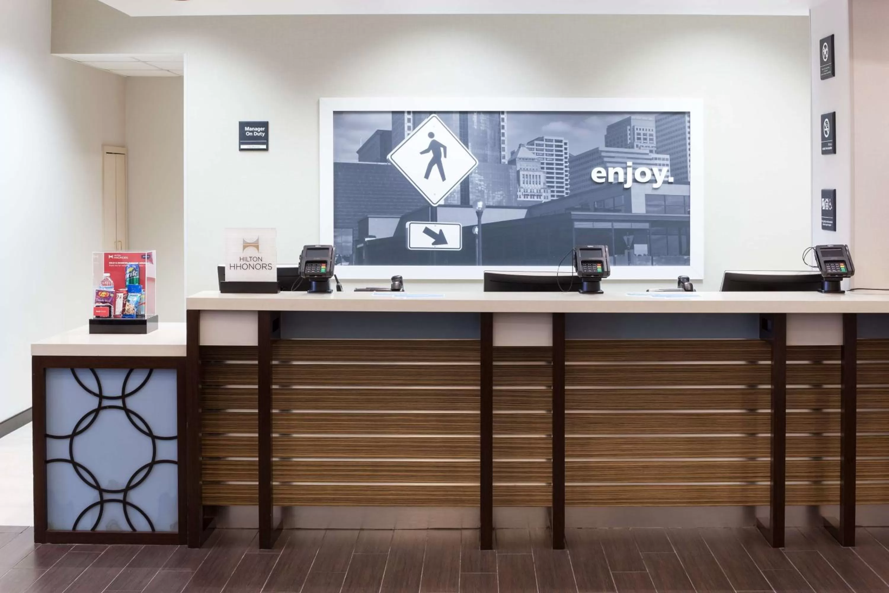 Lobby or reception in Hampton Inn & Suites Chicago North Shore