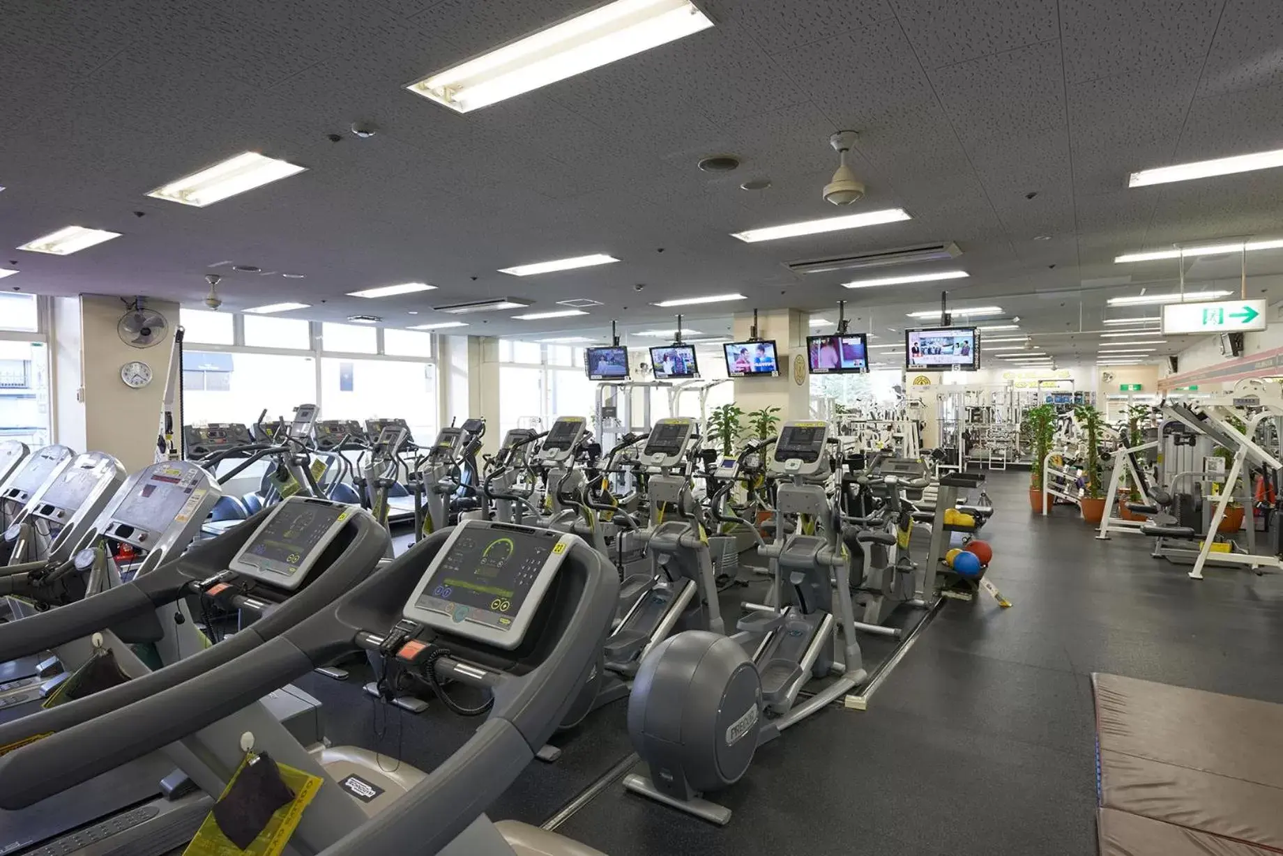 Fitness Center/Facilities in Hotel Plaza Osaka