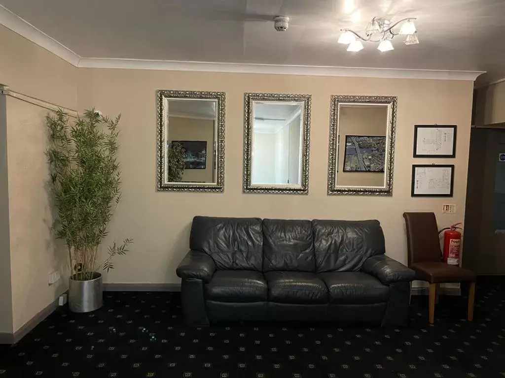 Seating Area in Kings Park Hotel
