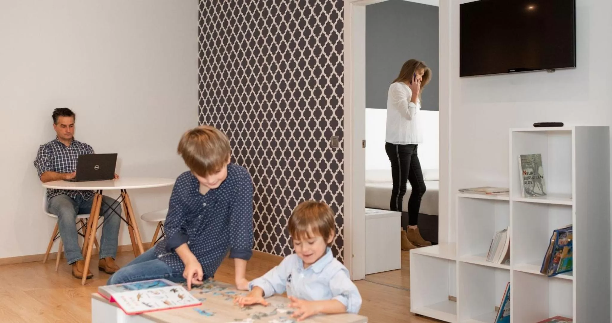 People in Hotel Seminario Aeropuerto Bilbao