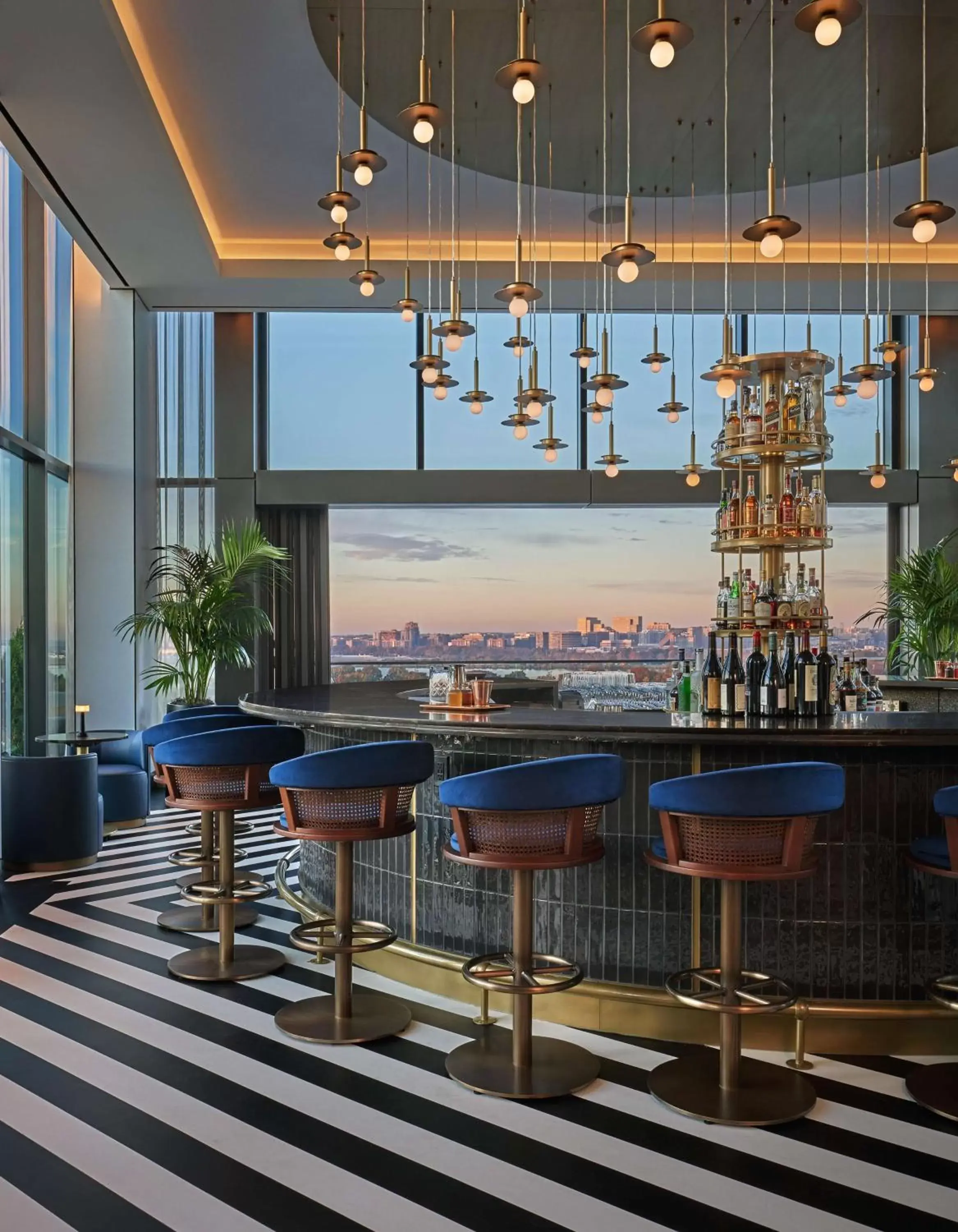 Restaurant/places to eat, Lounge/Bar in Pendry Washington DC - The Wharf