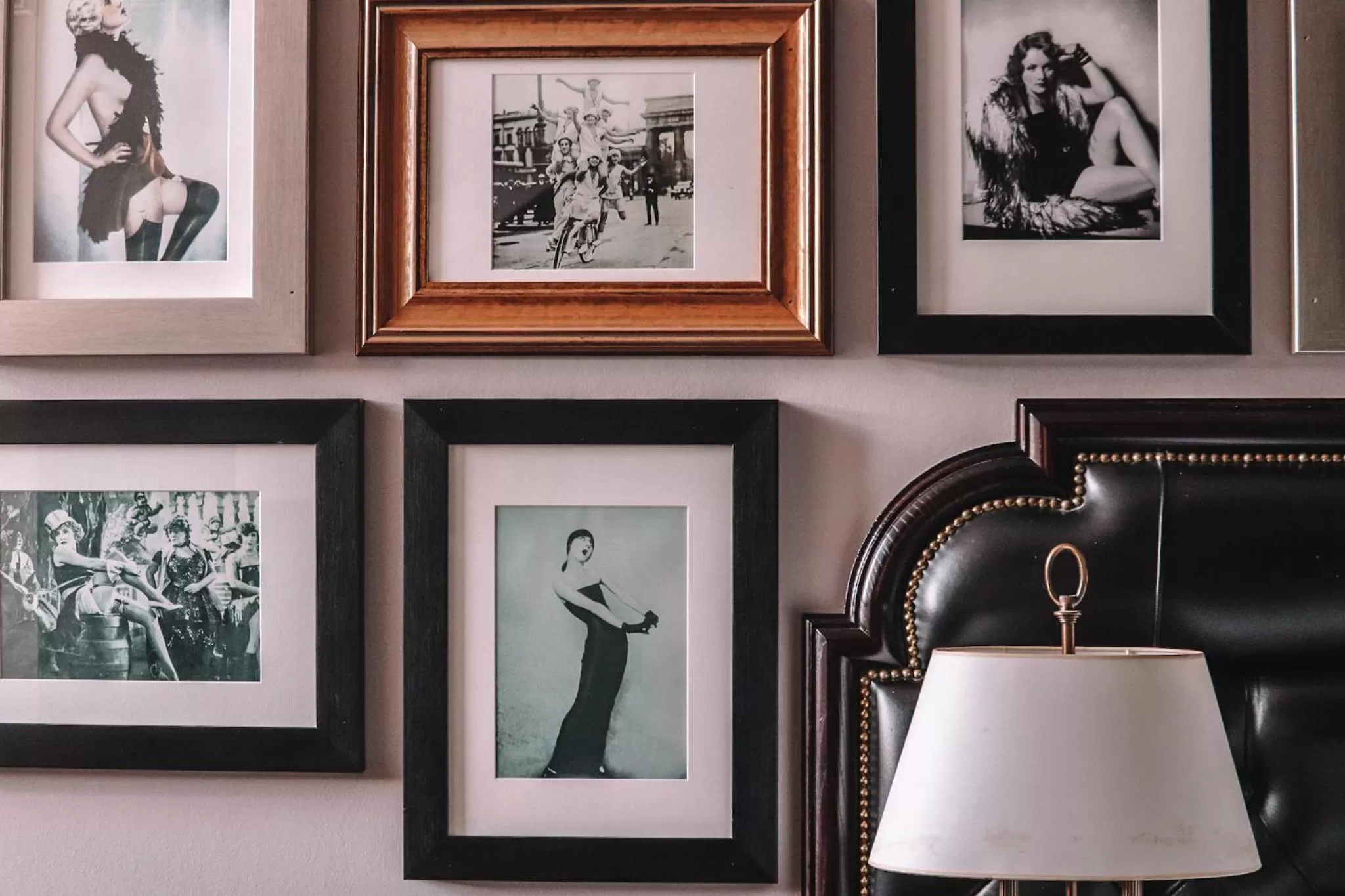 Decorative detail in Le Monde Hotel