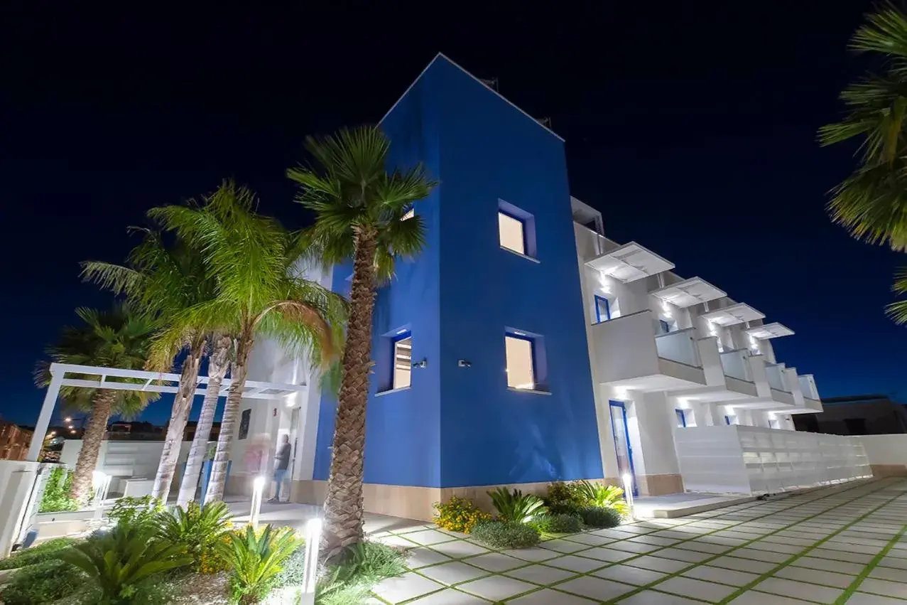 Facade/entrance, Property Building in Sundeck Hotel